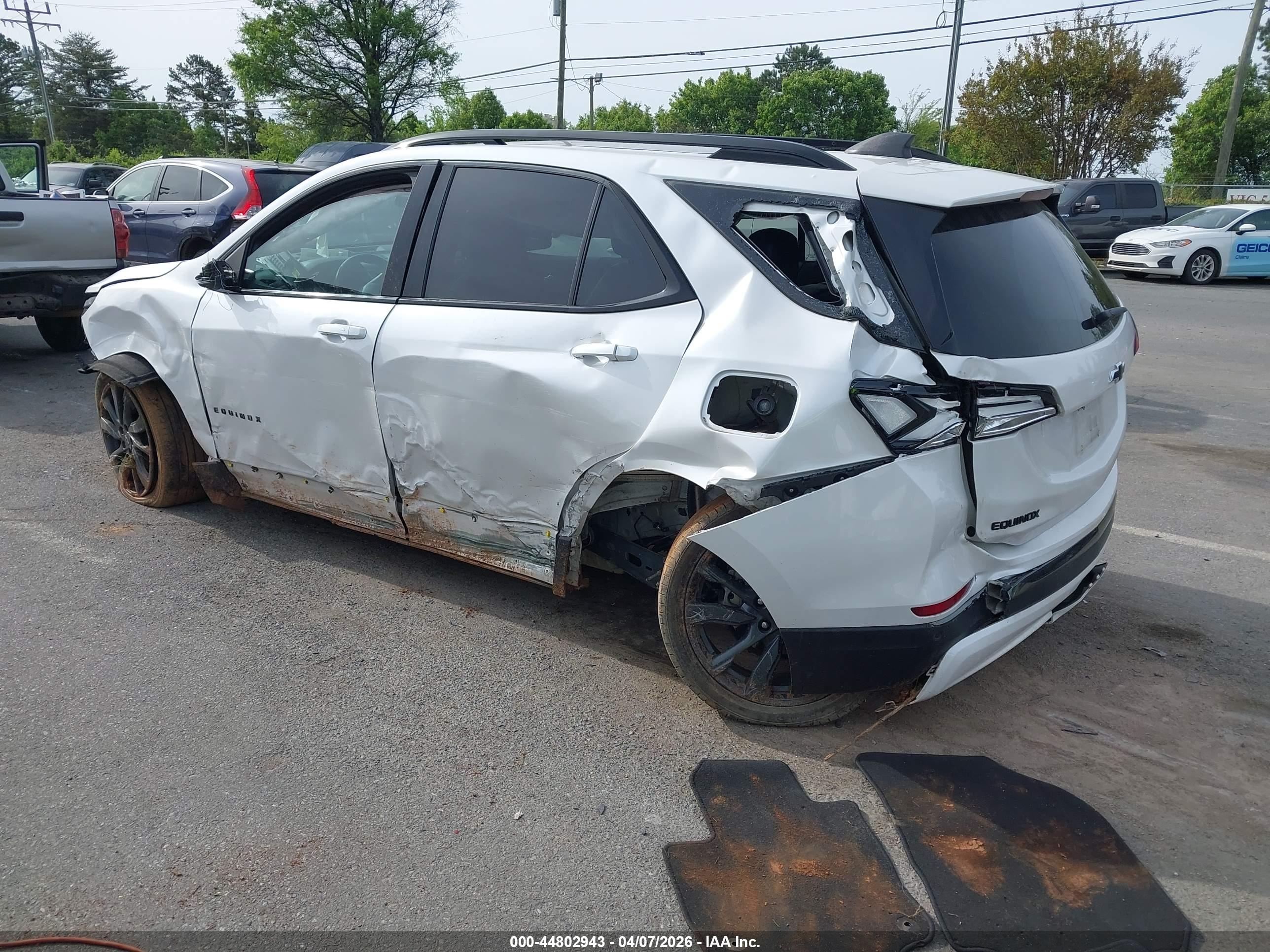 CHEVROLET EQUINOX image 3