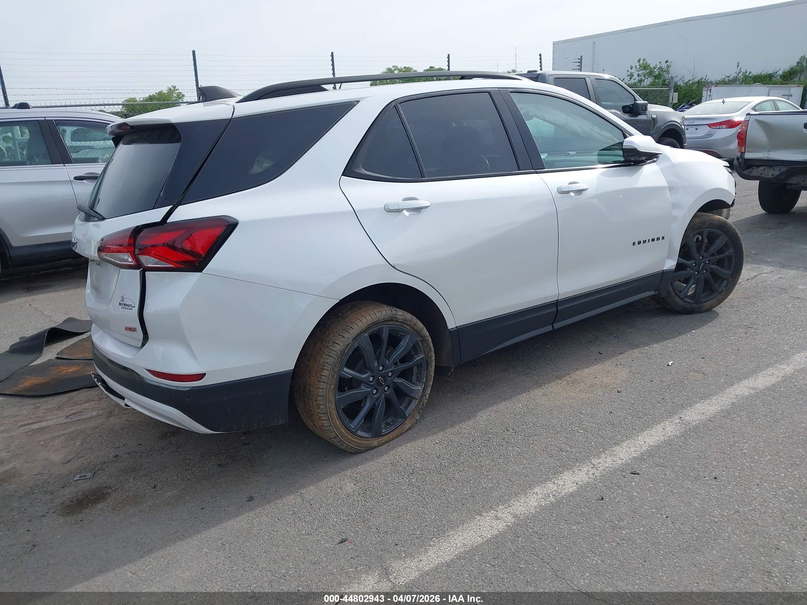 CHEVROLET EQUINOX image 4