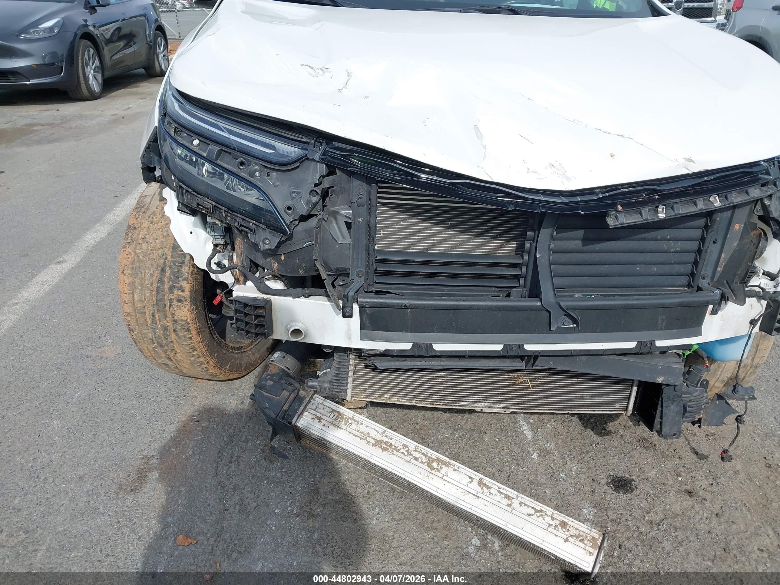 CHEVROLET EQUINOX image 6