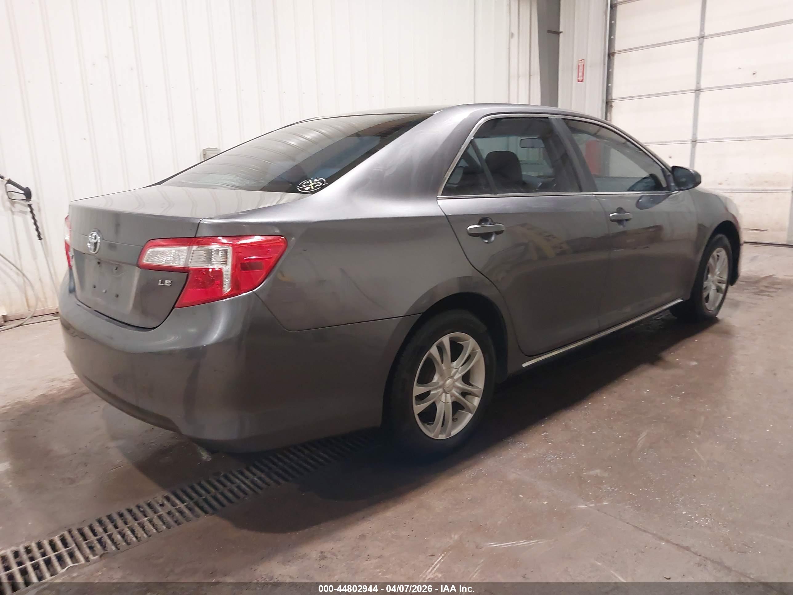 TOYOTA CAMRY image 4