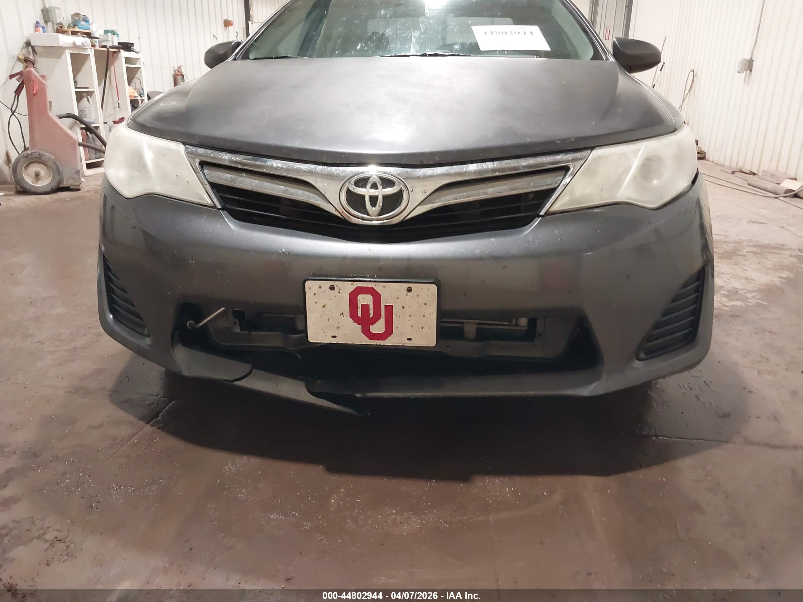 TOYOTA CAMRY image 6