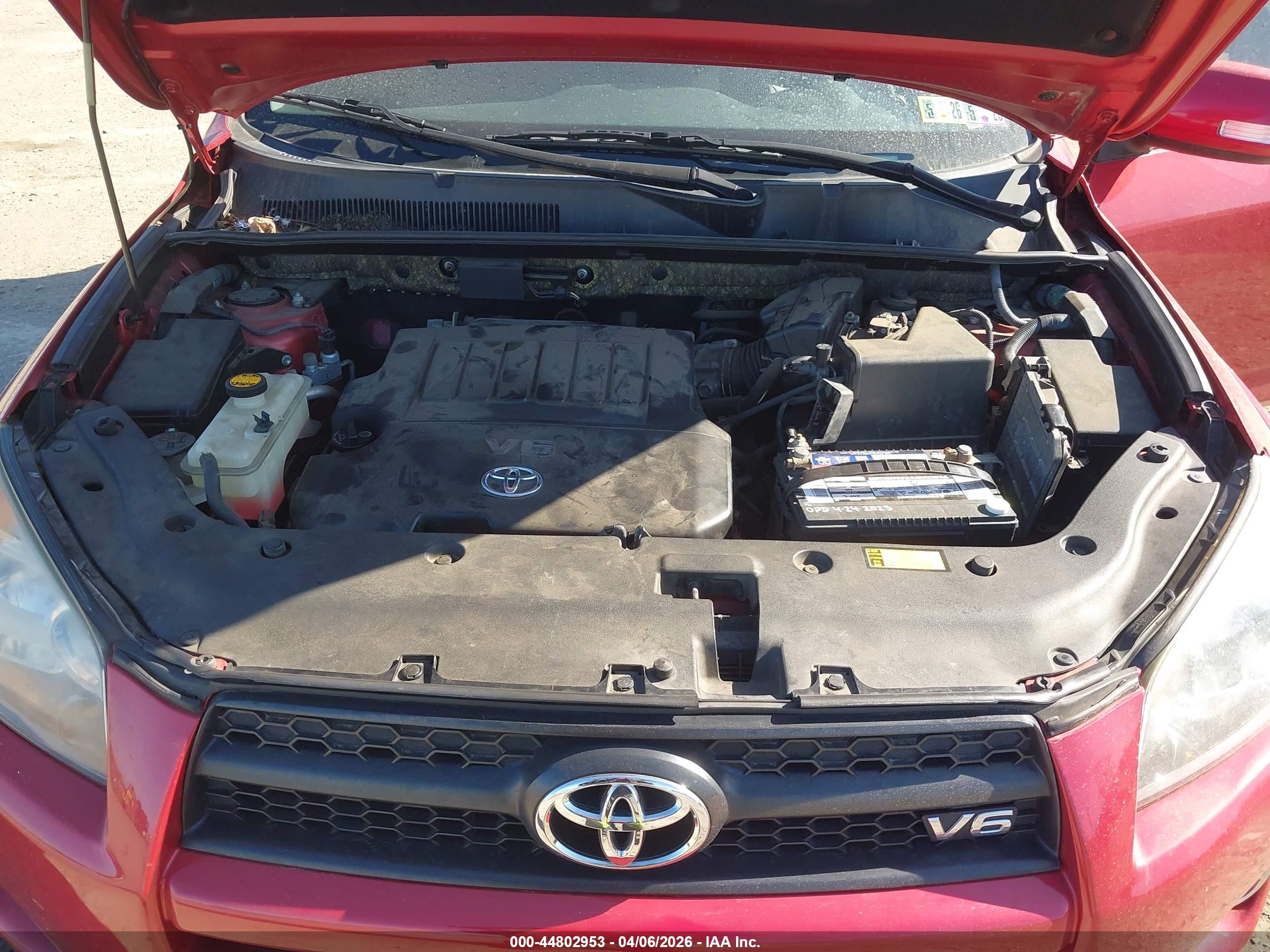 TOYOTA RAV4 image 10