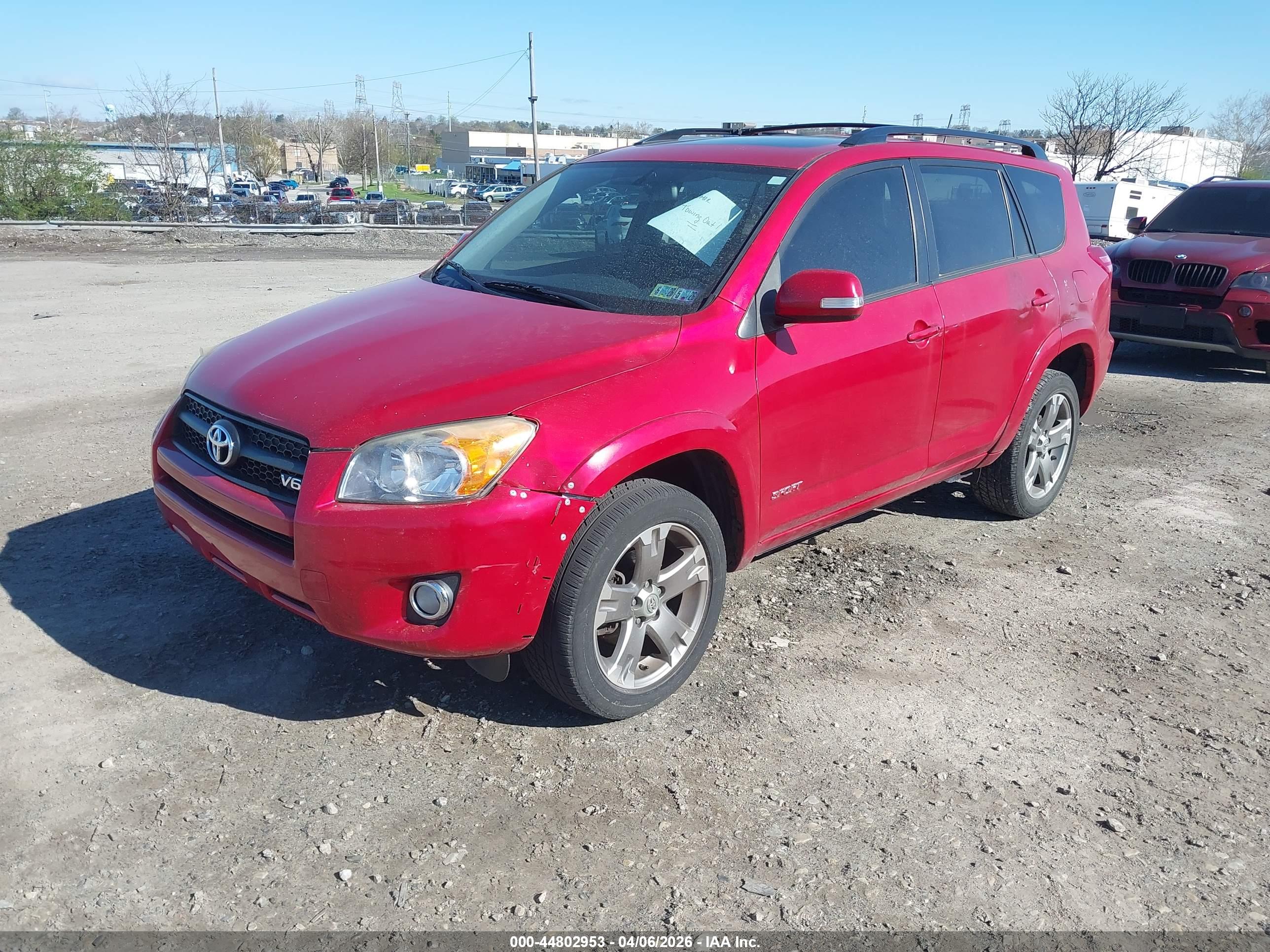 TOYOTA RAV4 image 2