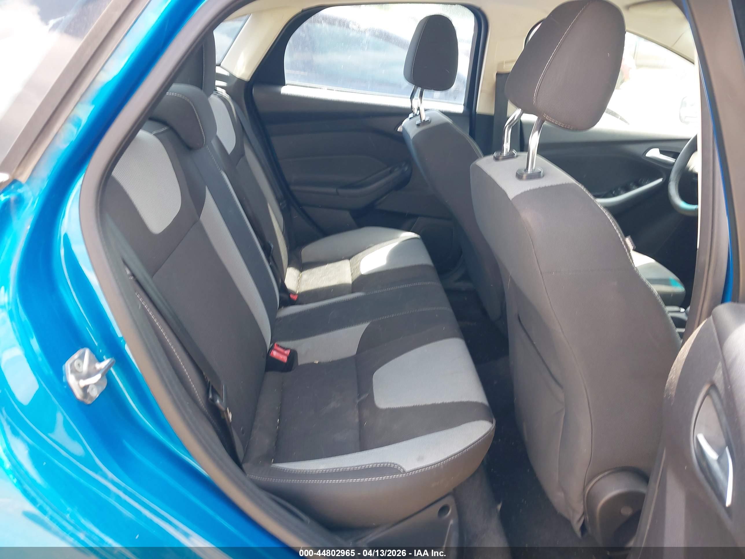 FORD FOCUS image 8