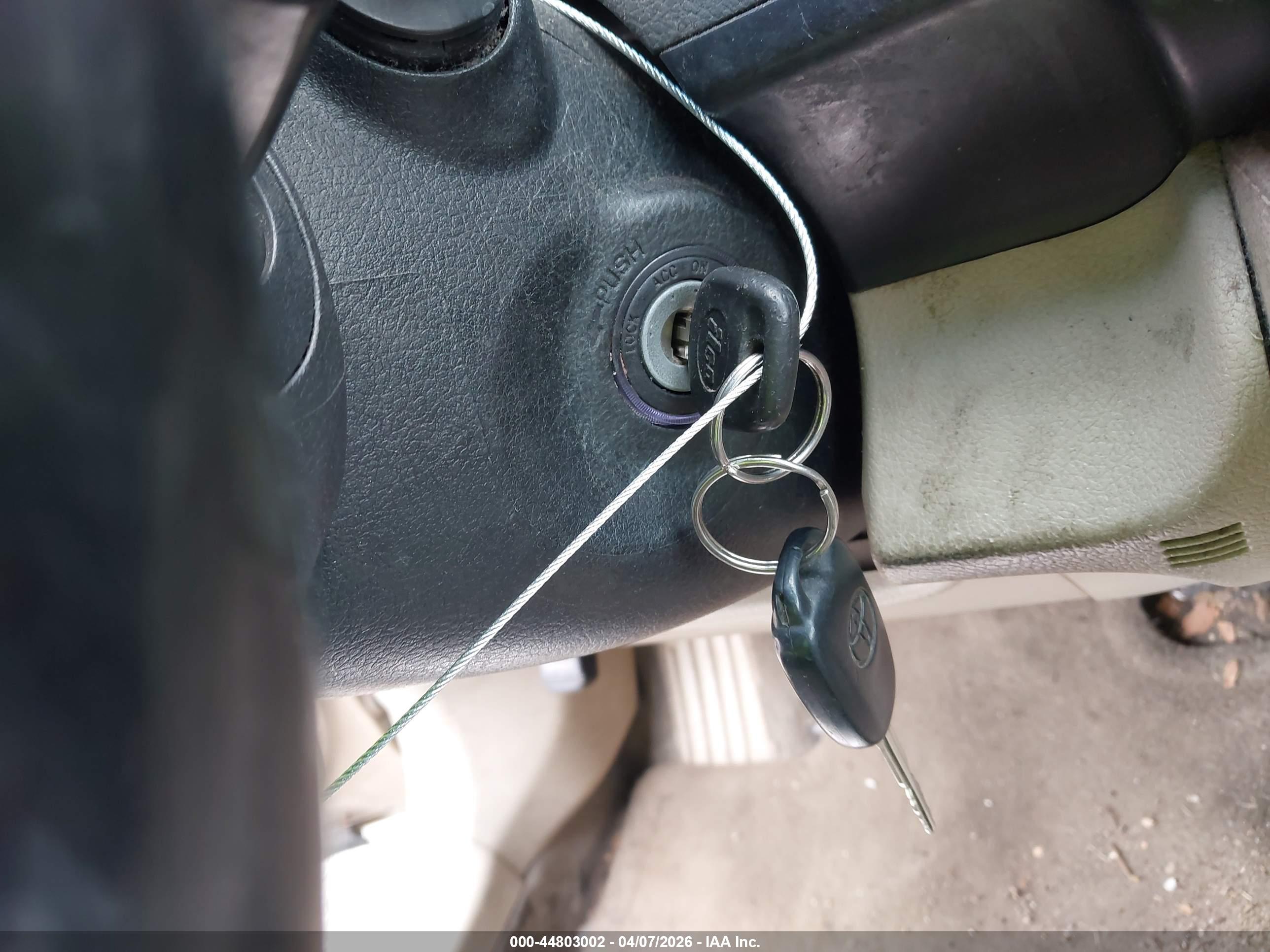 TOYOTA CAMRY image 11