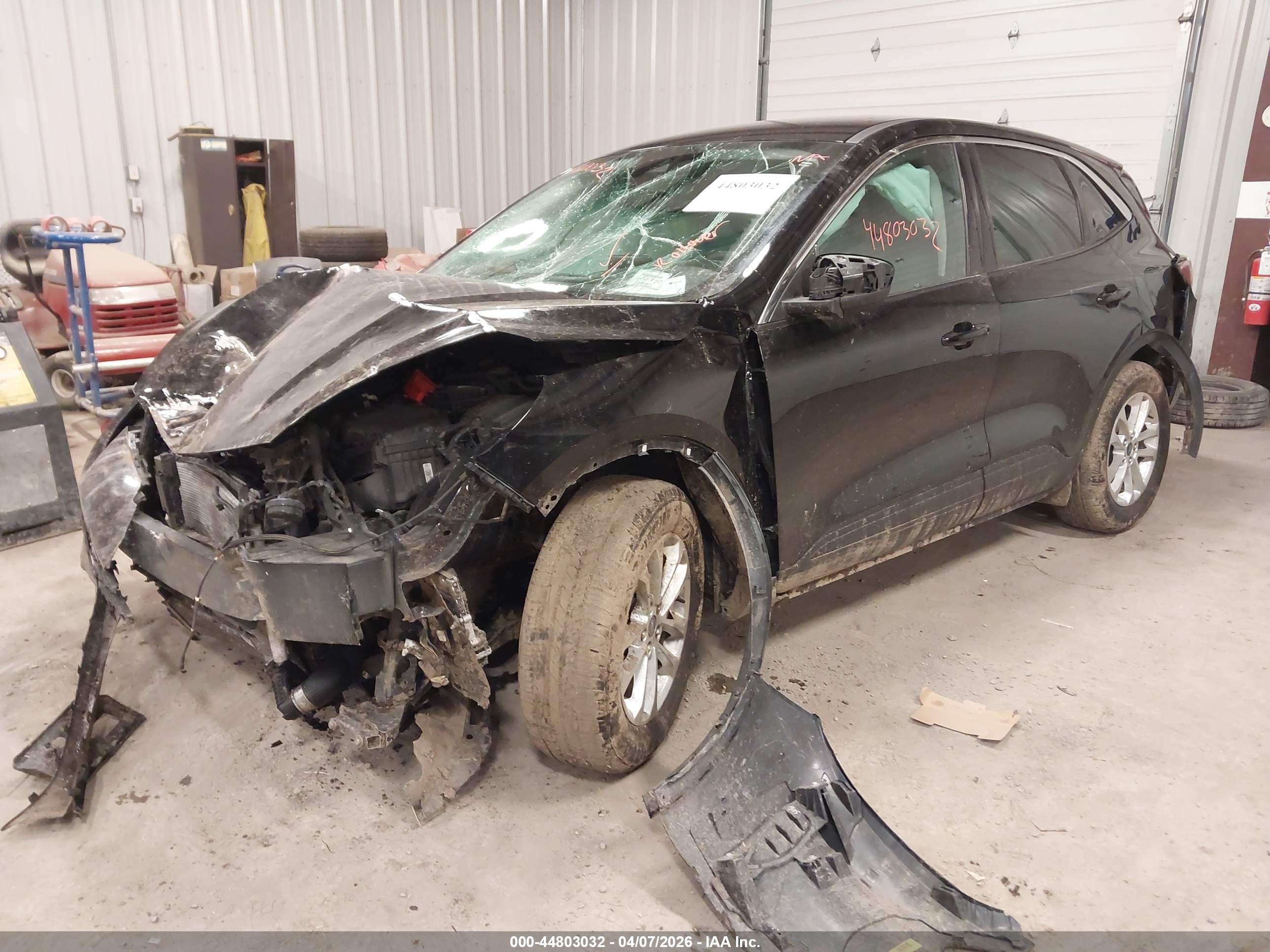 FORD ESCAPE image 2