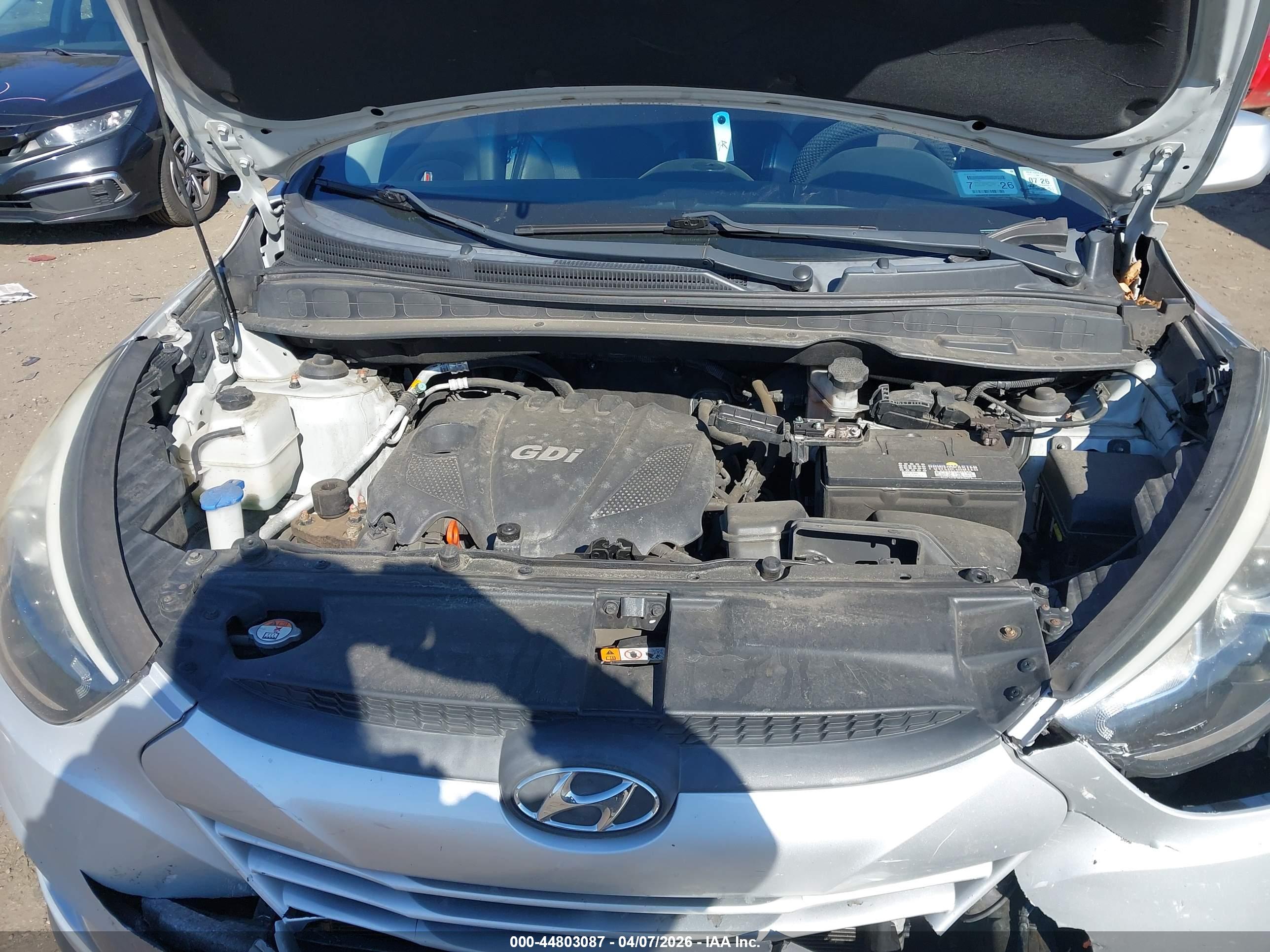 HYUNDAI TUCSON image 10