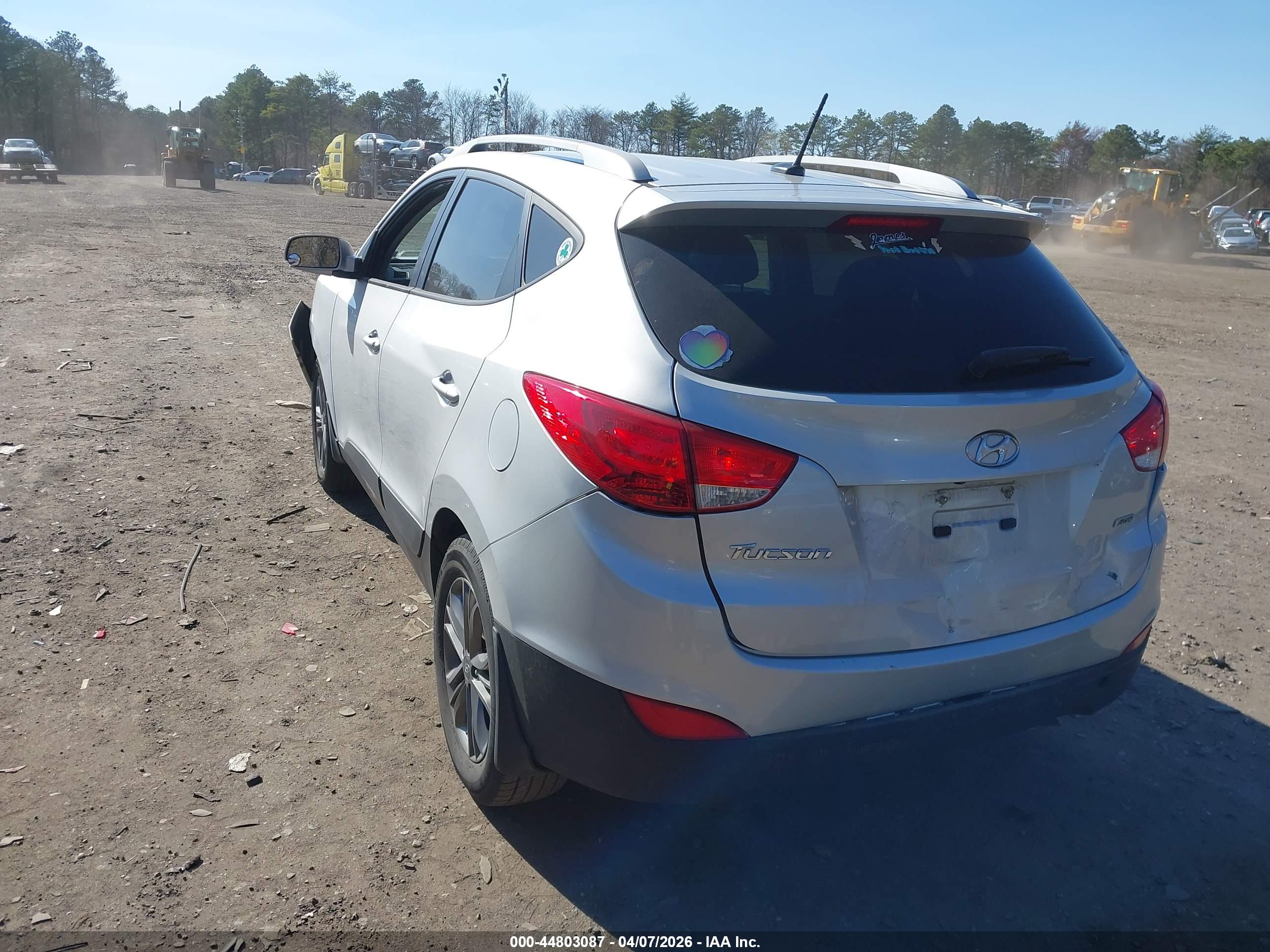 HYUNDAI TUCSON image 3