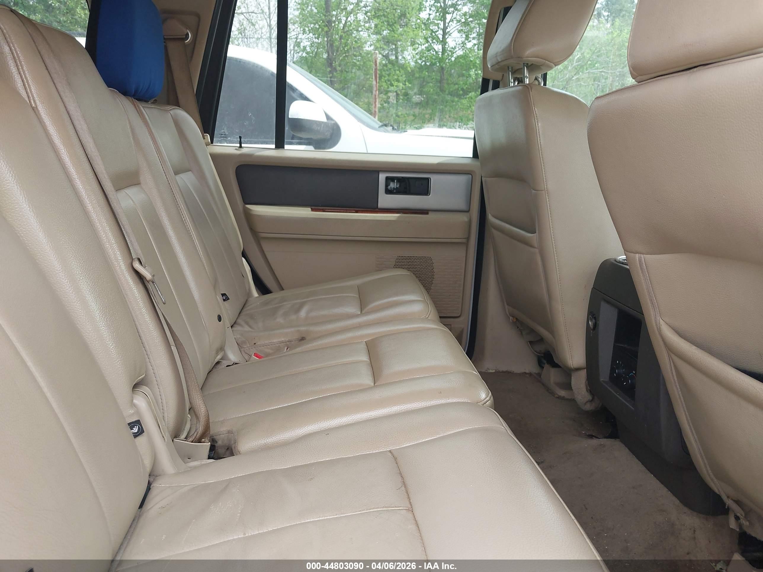 FORD EXPEDITION image 8