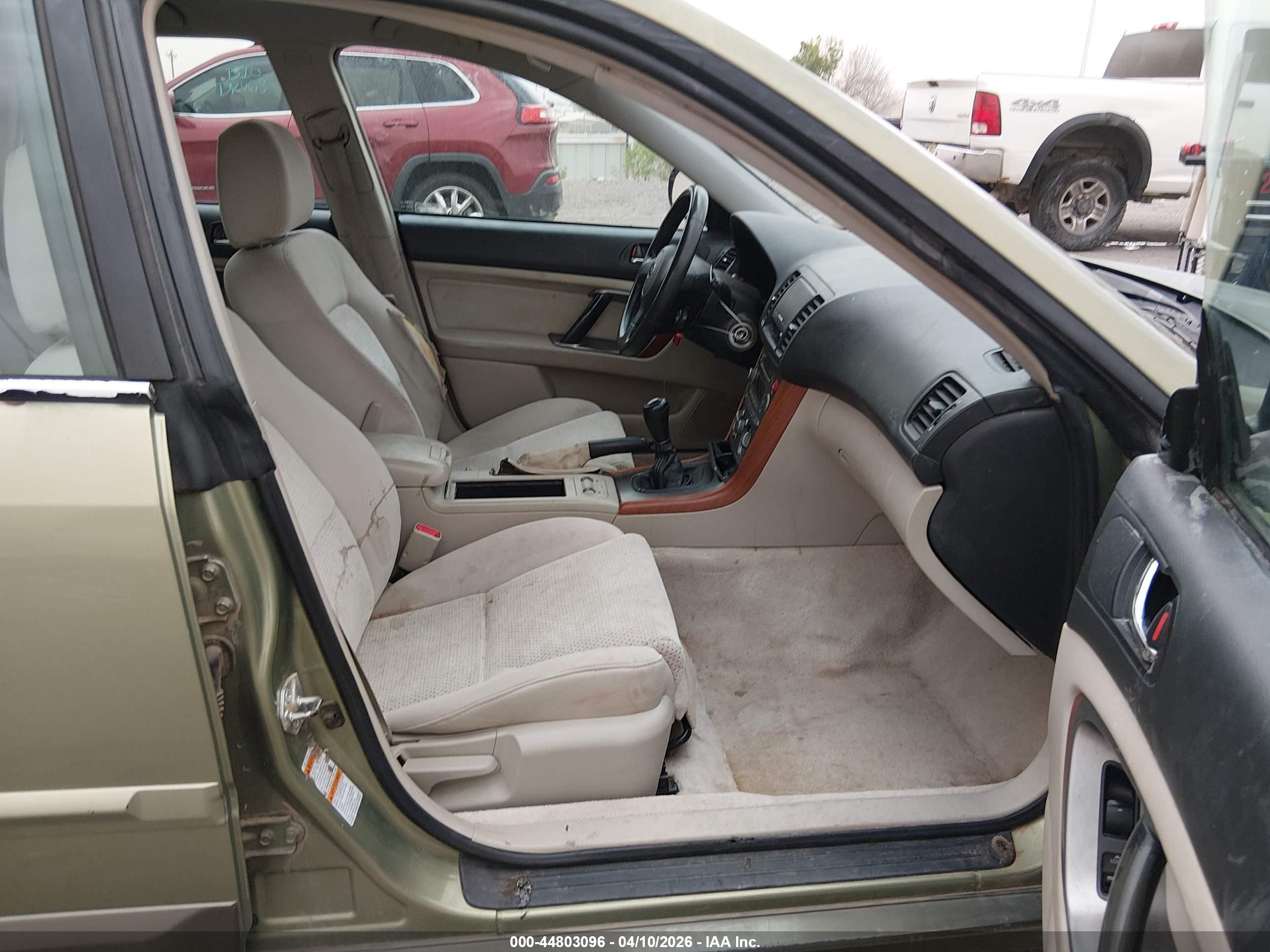 SUBARU OUTBACK image 5