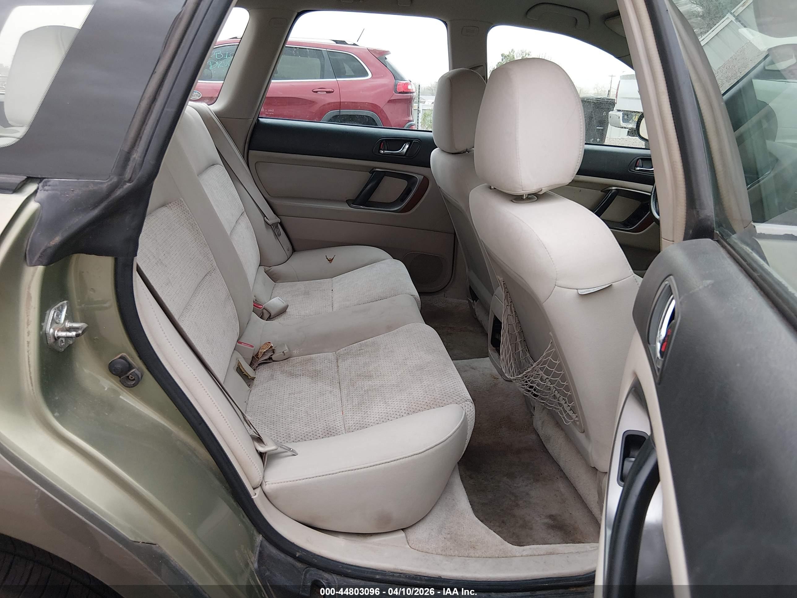SUBARU OUTBACK image 8