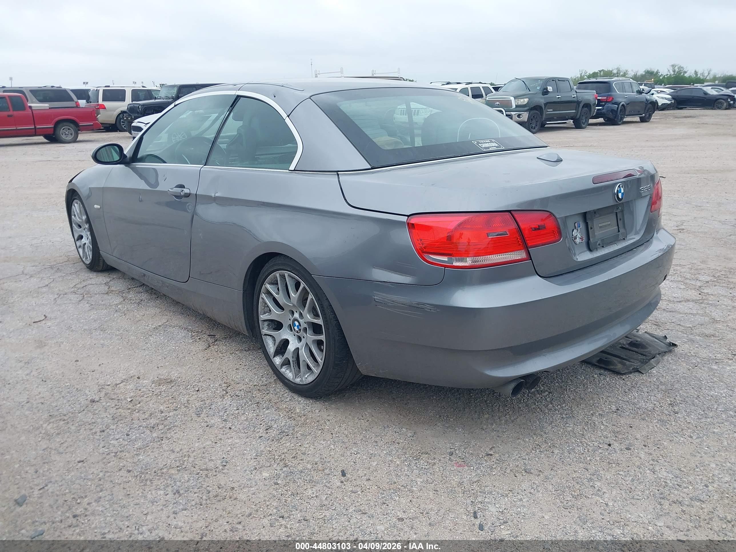 BMW 328I image 3
