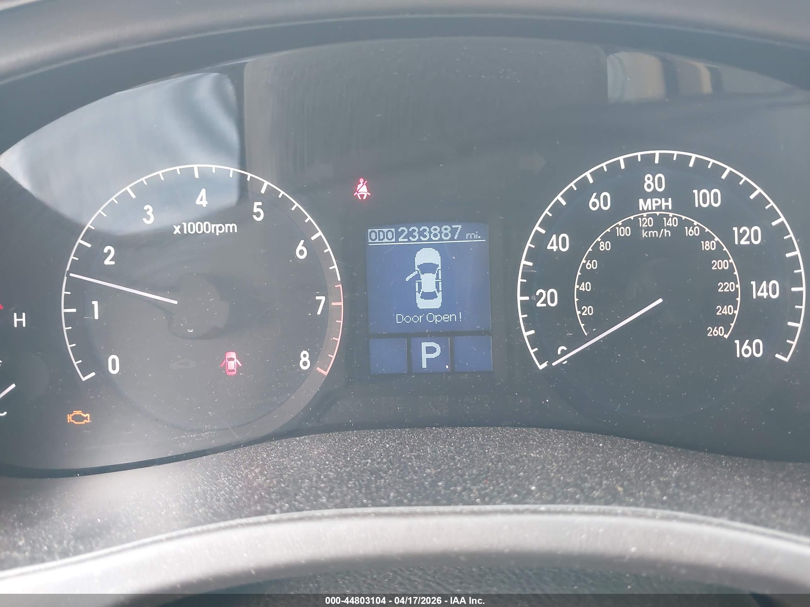 HYUNDAI GENESIS image 7