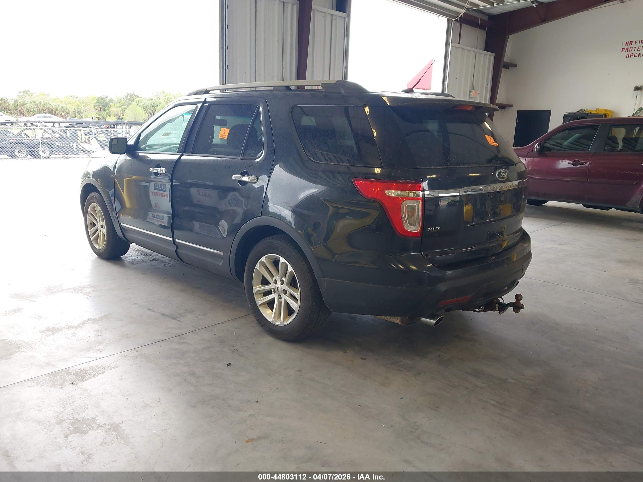FORD EXPLORER image 3