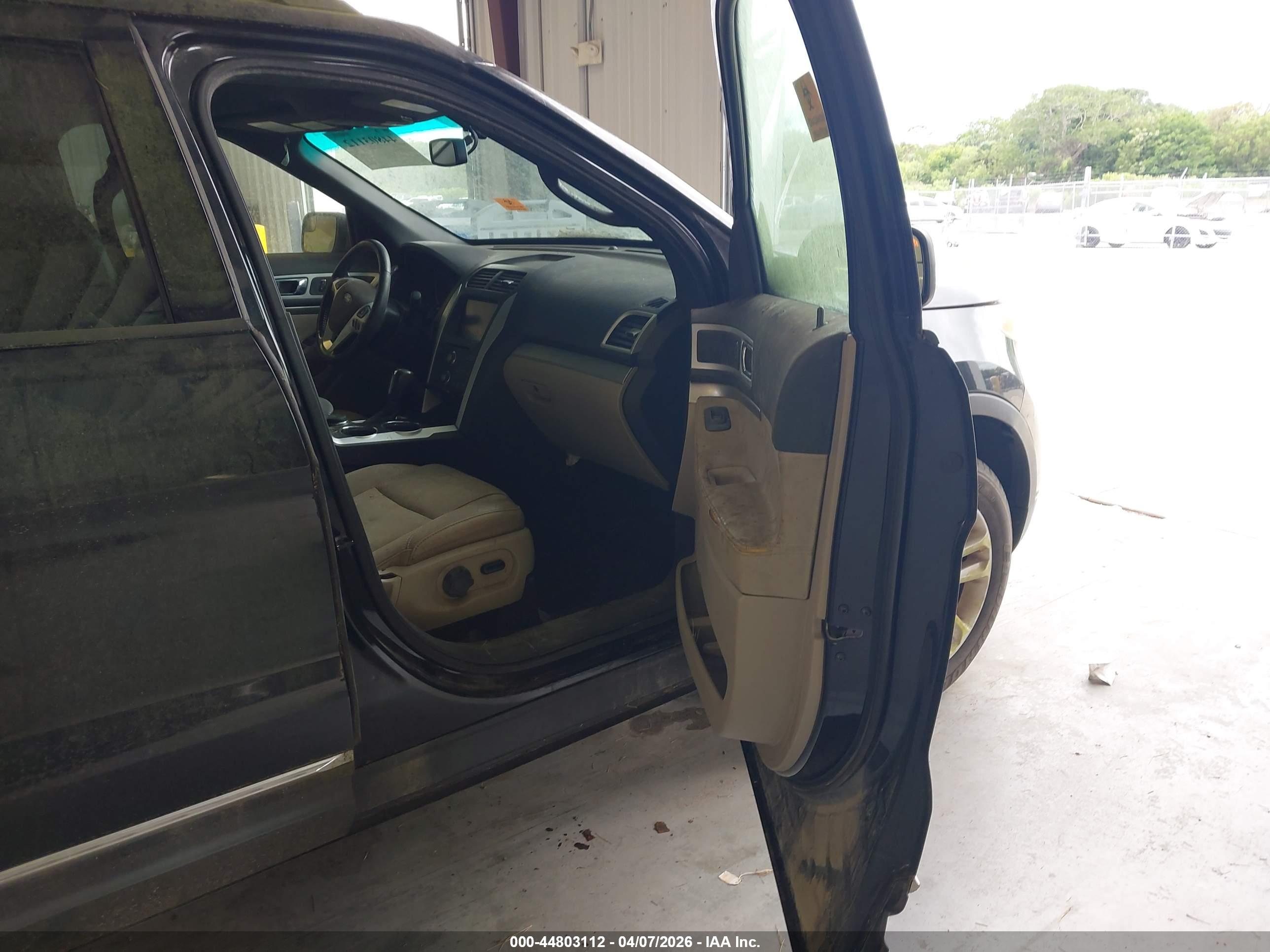 FORD EXPLORER image 5