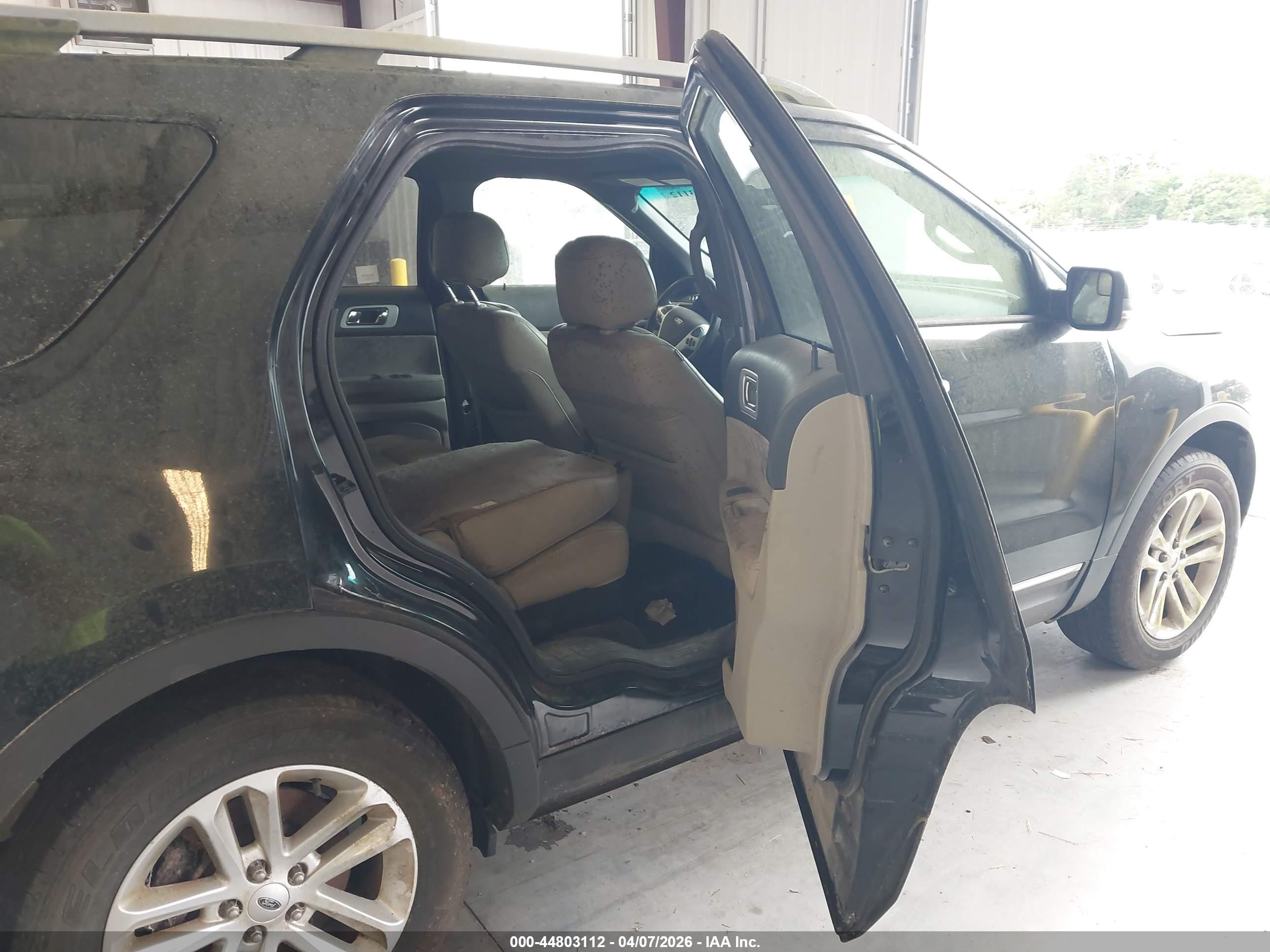 FORD EXPLORER image 8