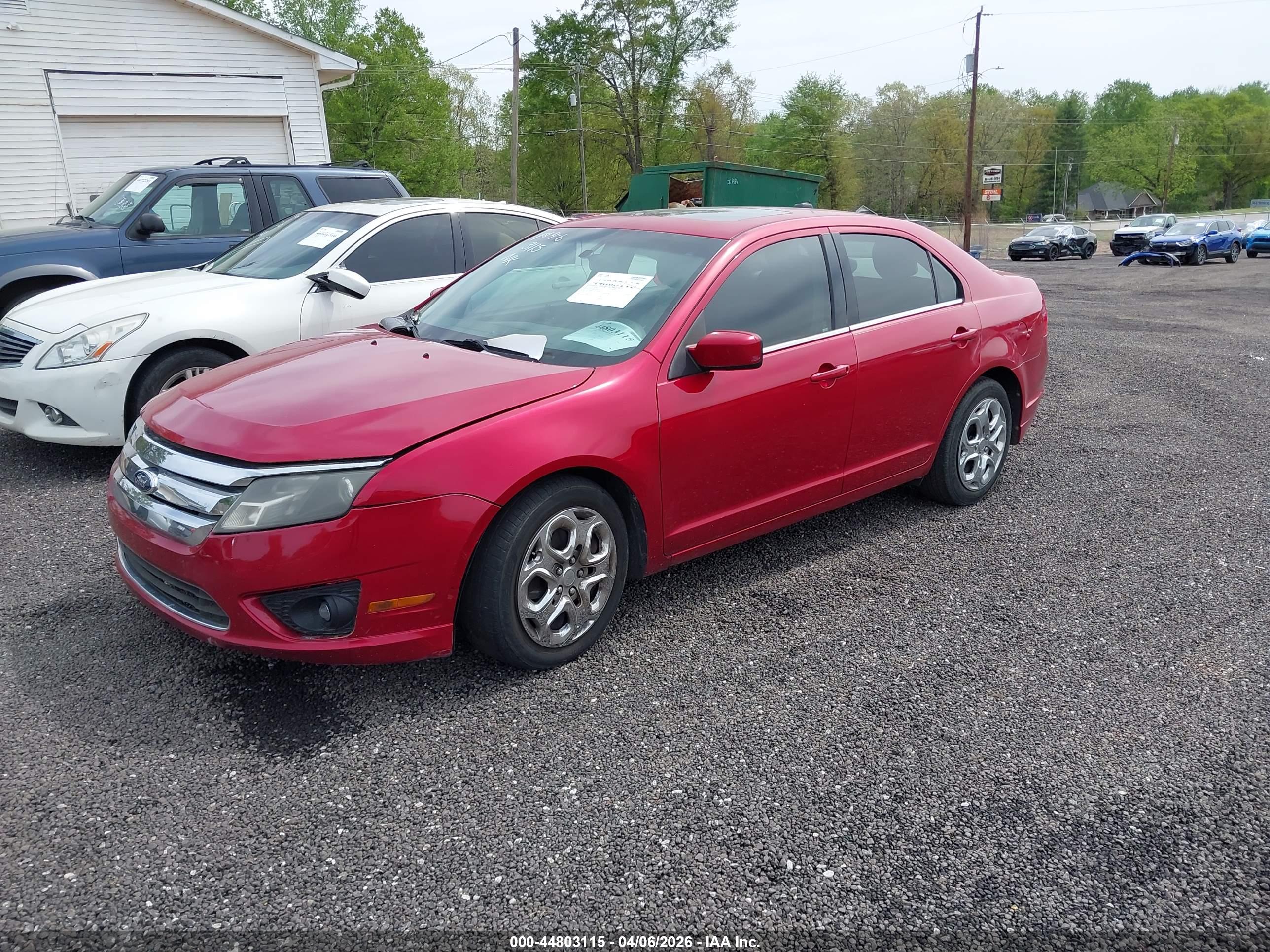 FORD FUSION image 2