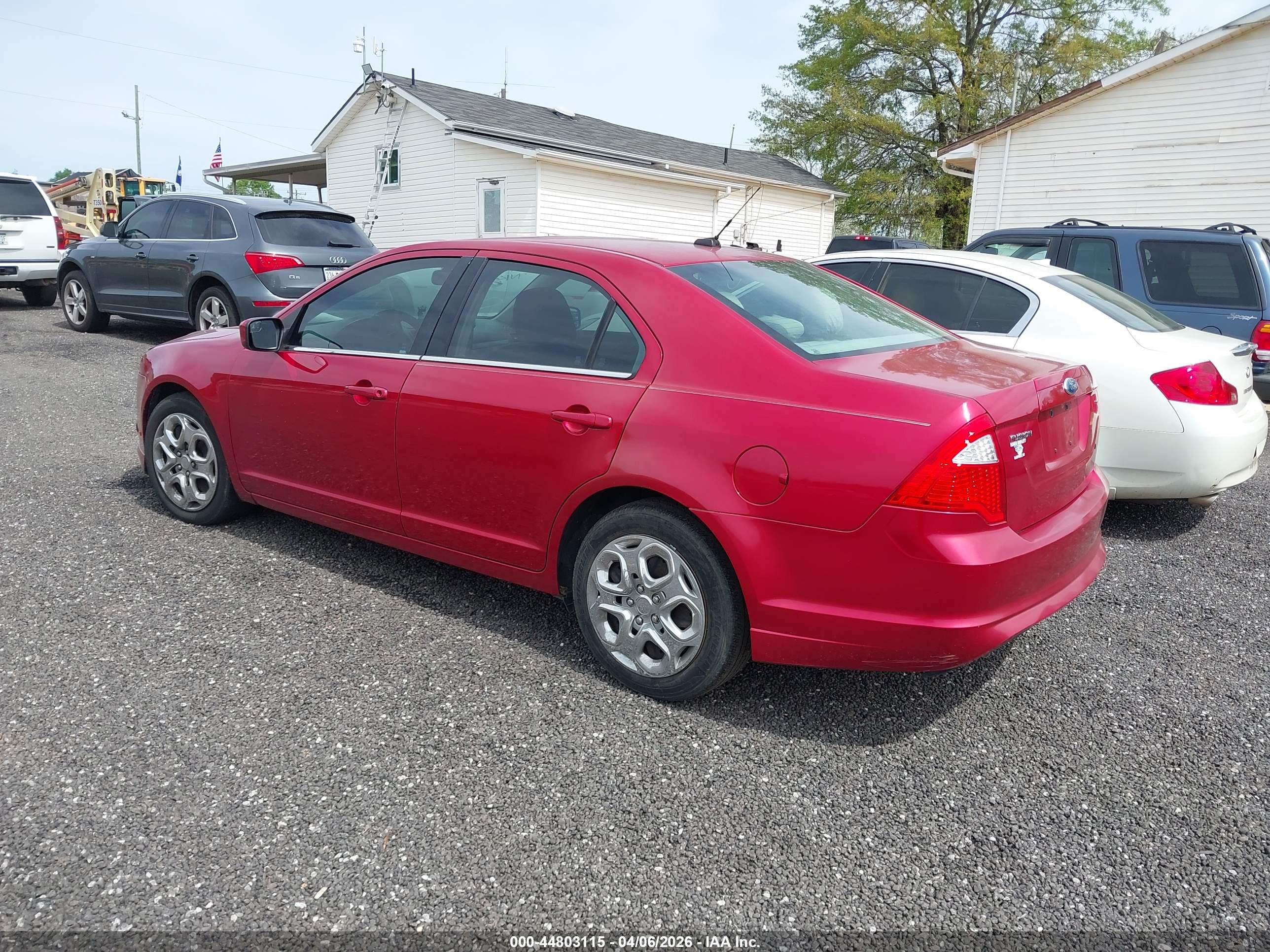 FORD FUSION image 3