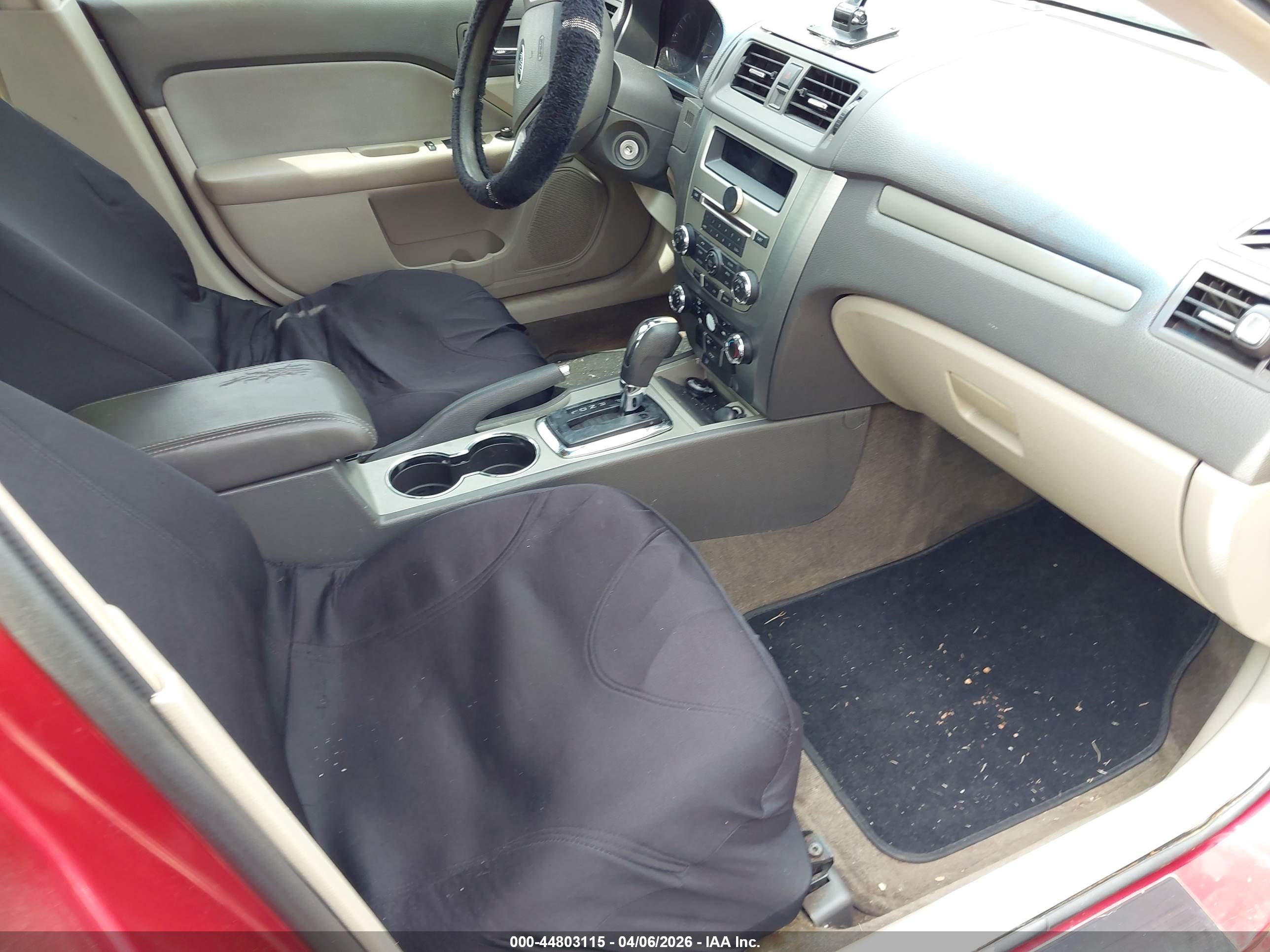 FORD FUSION image 5