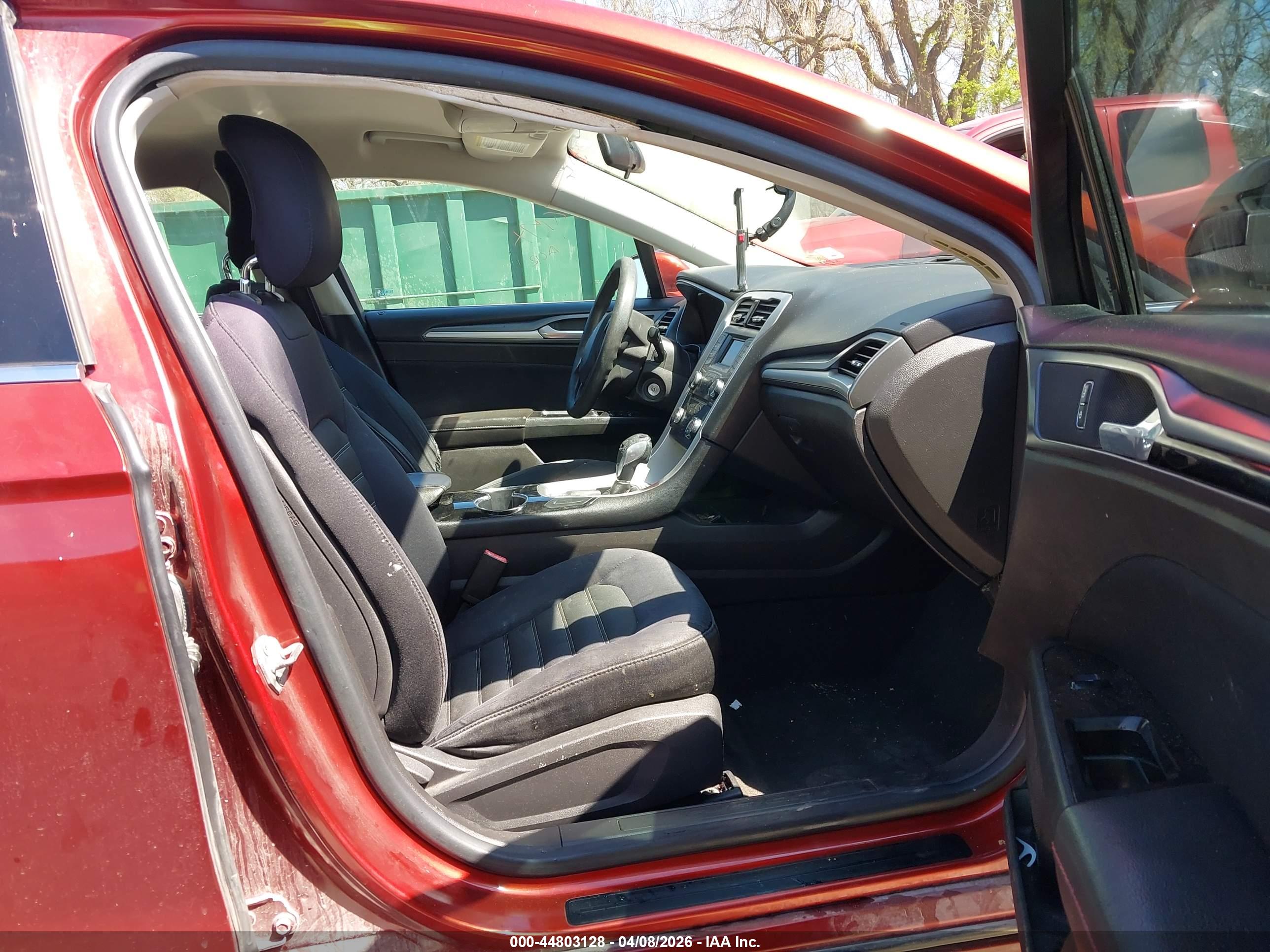 FORD FUSION image 5