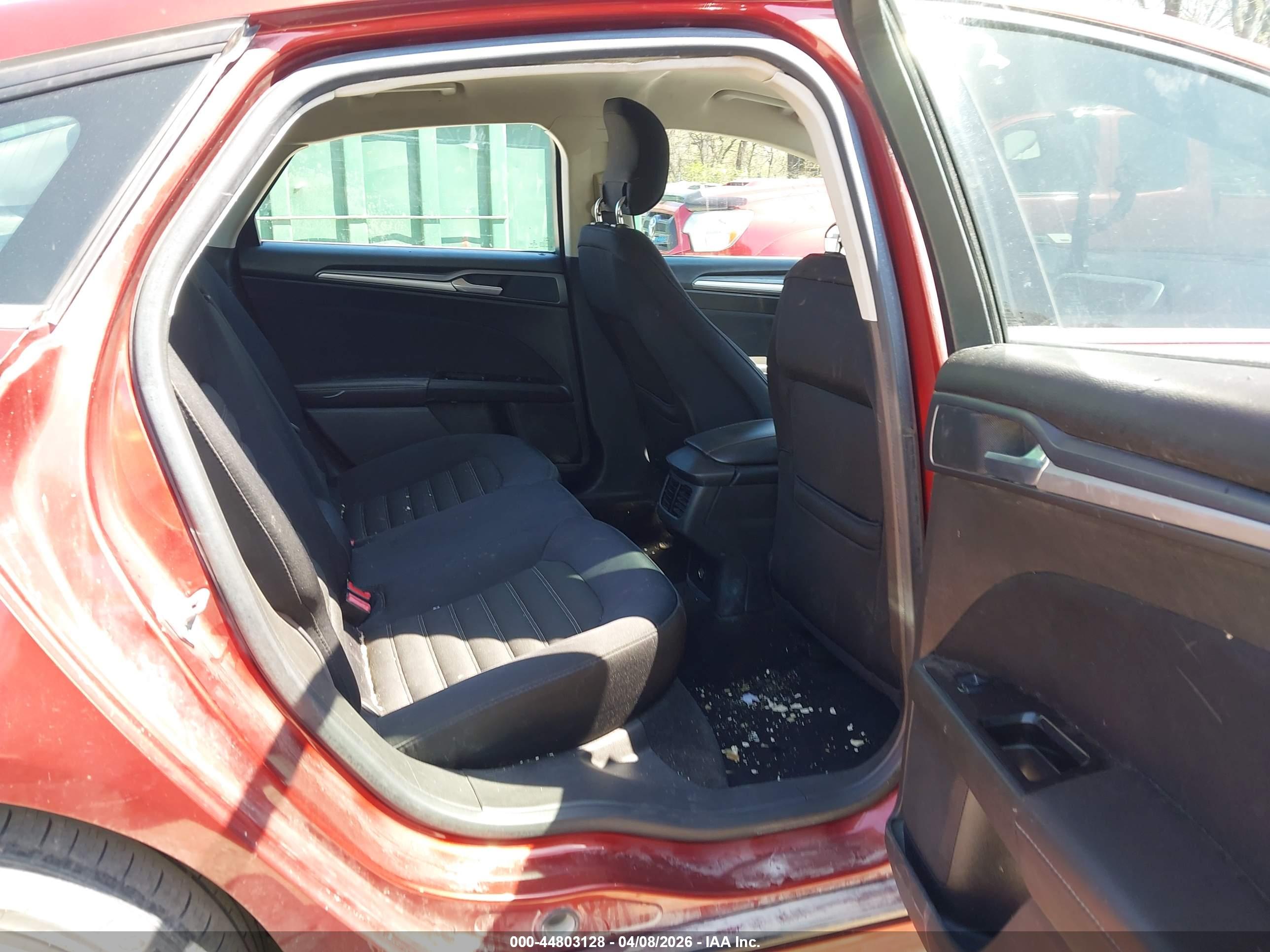 FORD FUSION image 8
