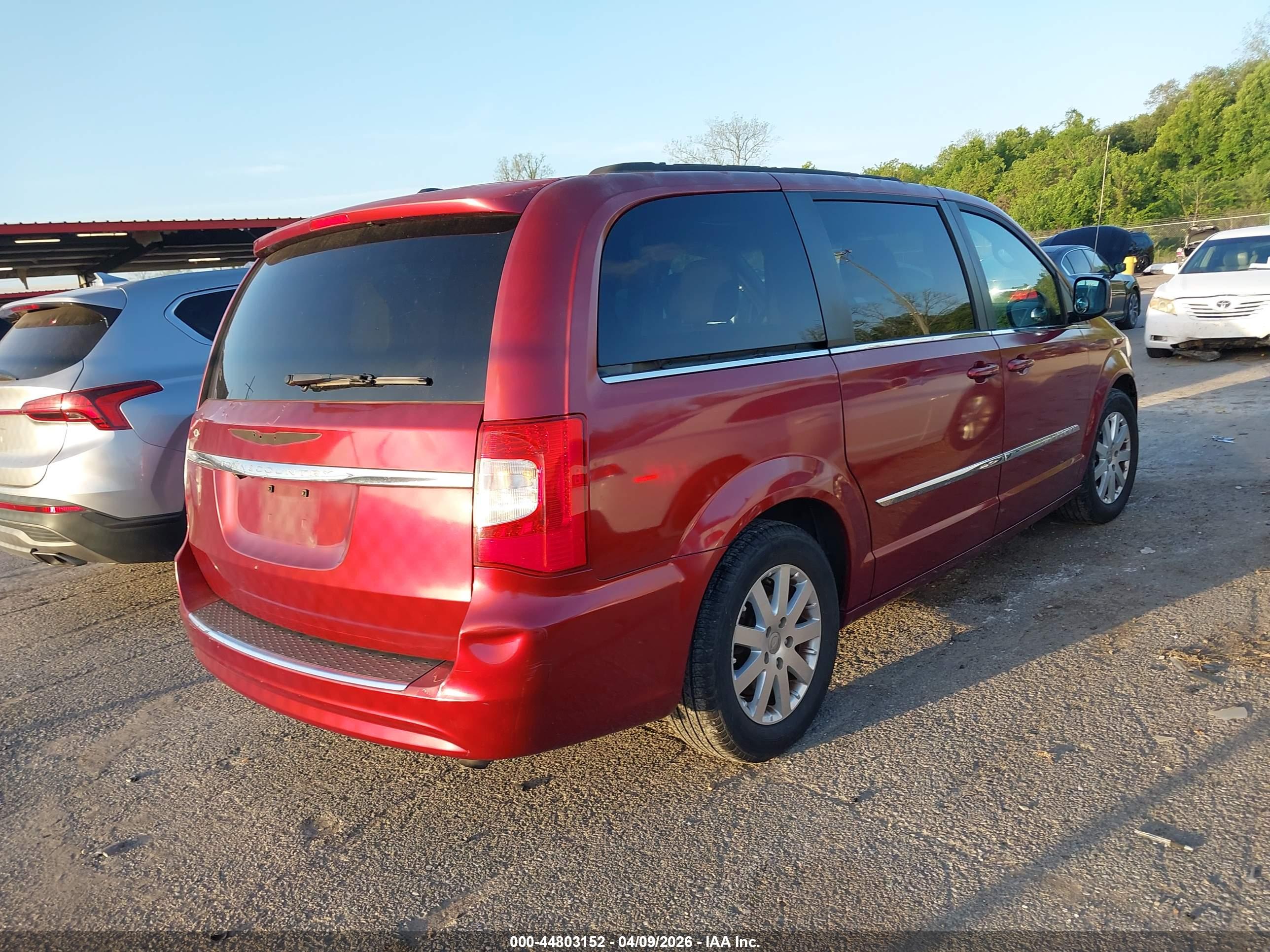 CHRYSLER TOWN image 4