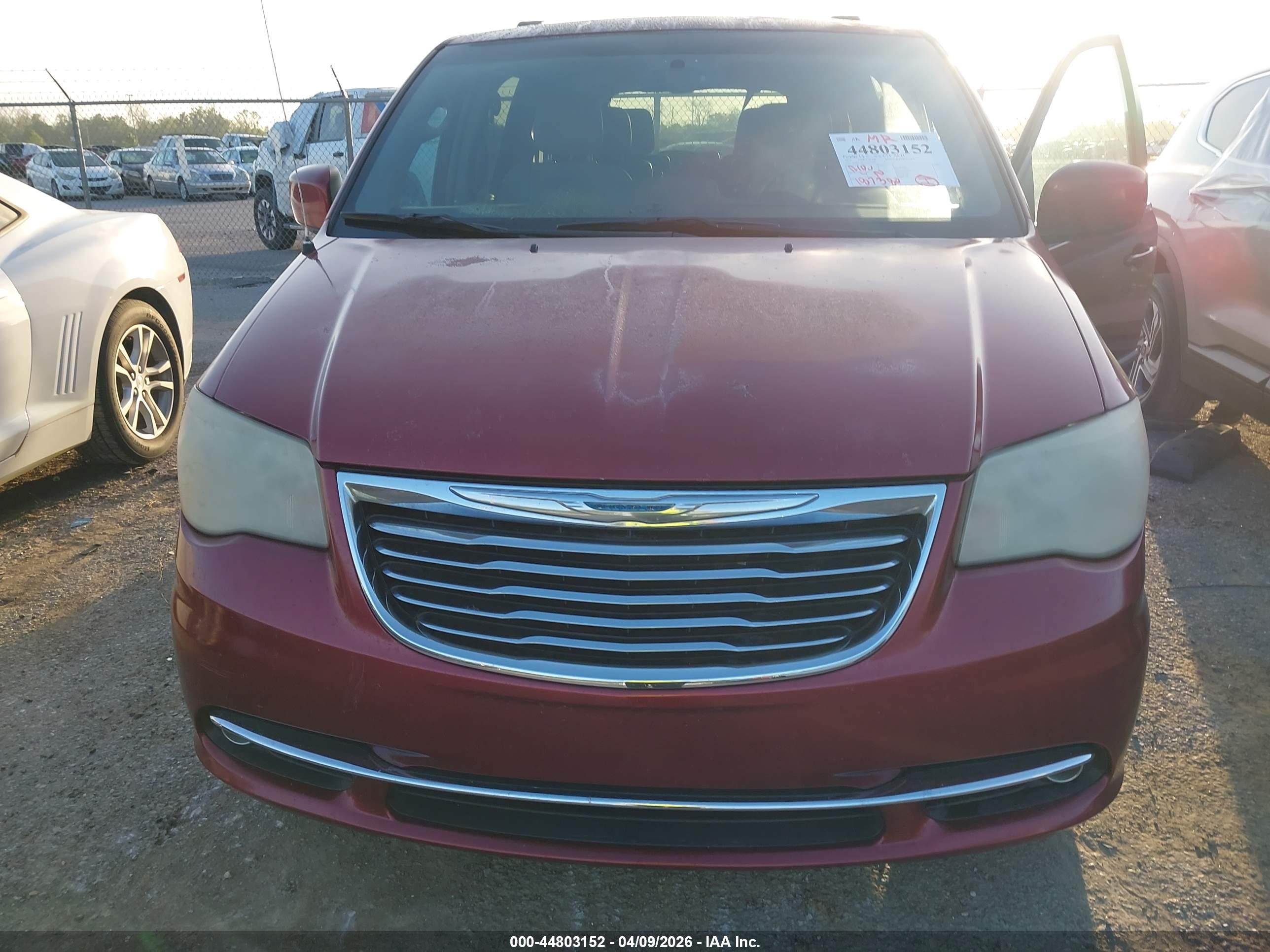 CHRYSLER TOWN image 6