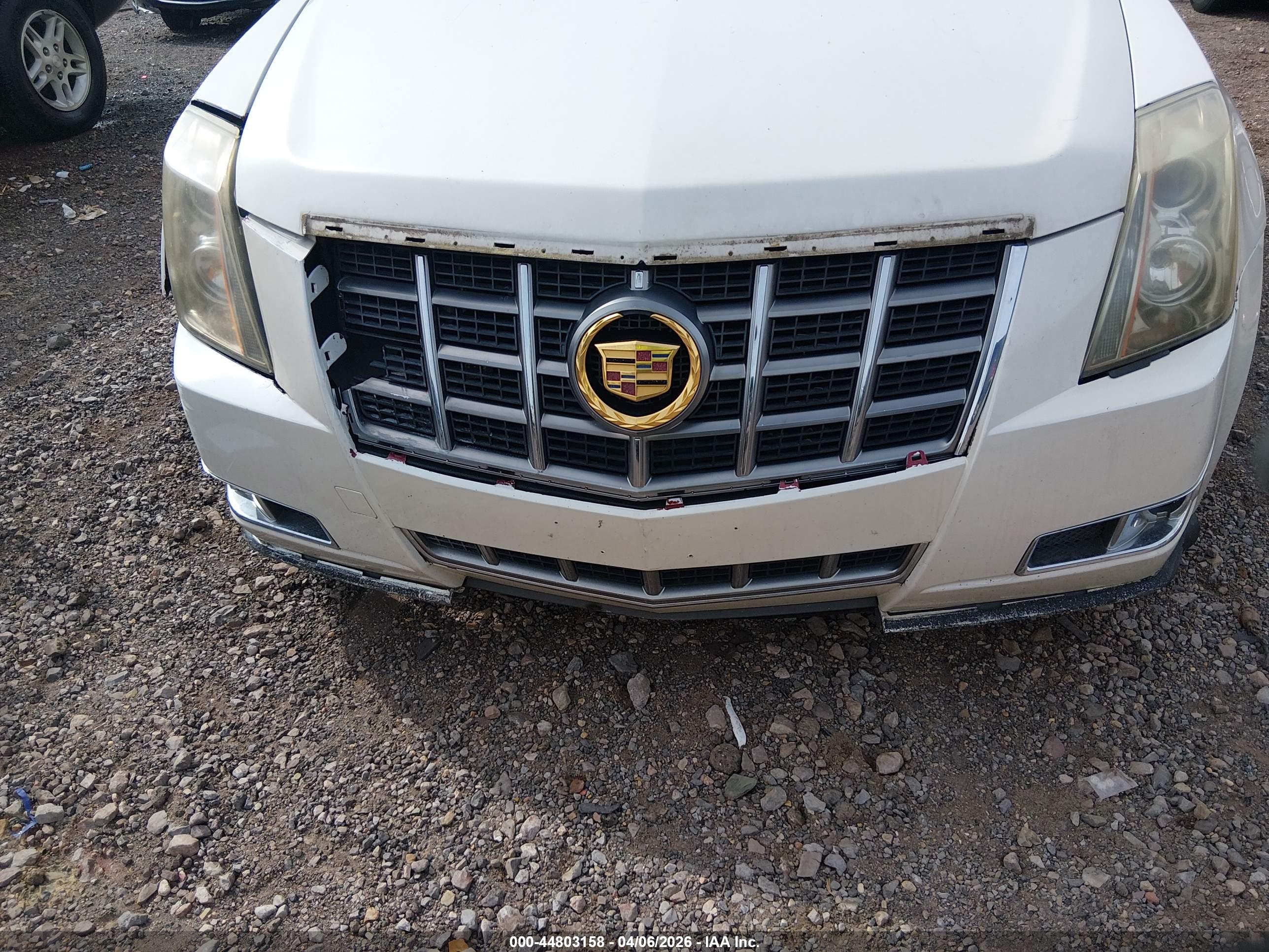 CADILLAC CTS image 6