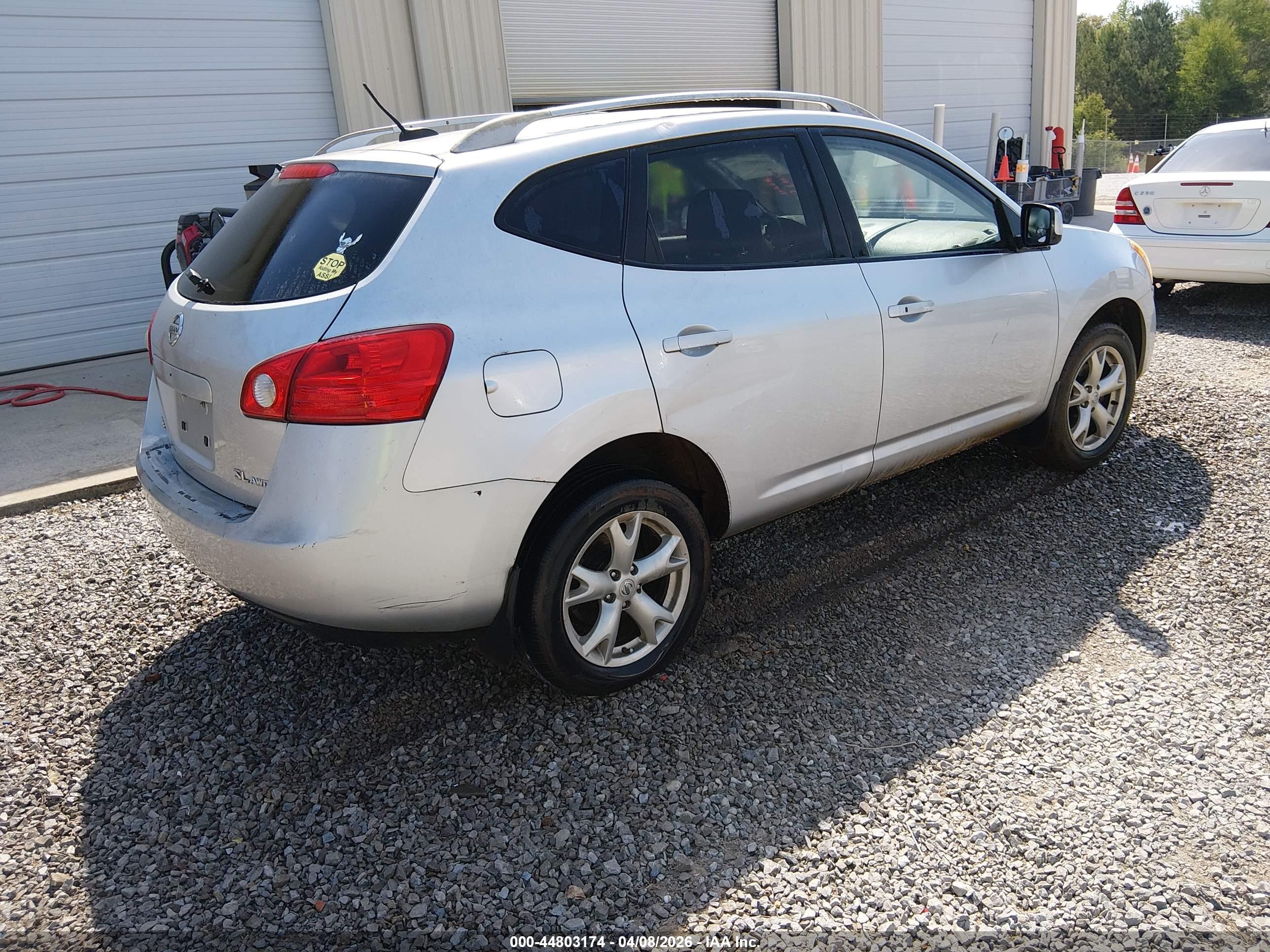NISSAN ROGUE image 4