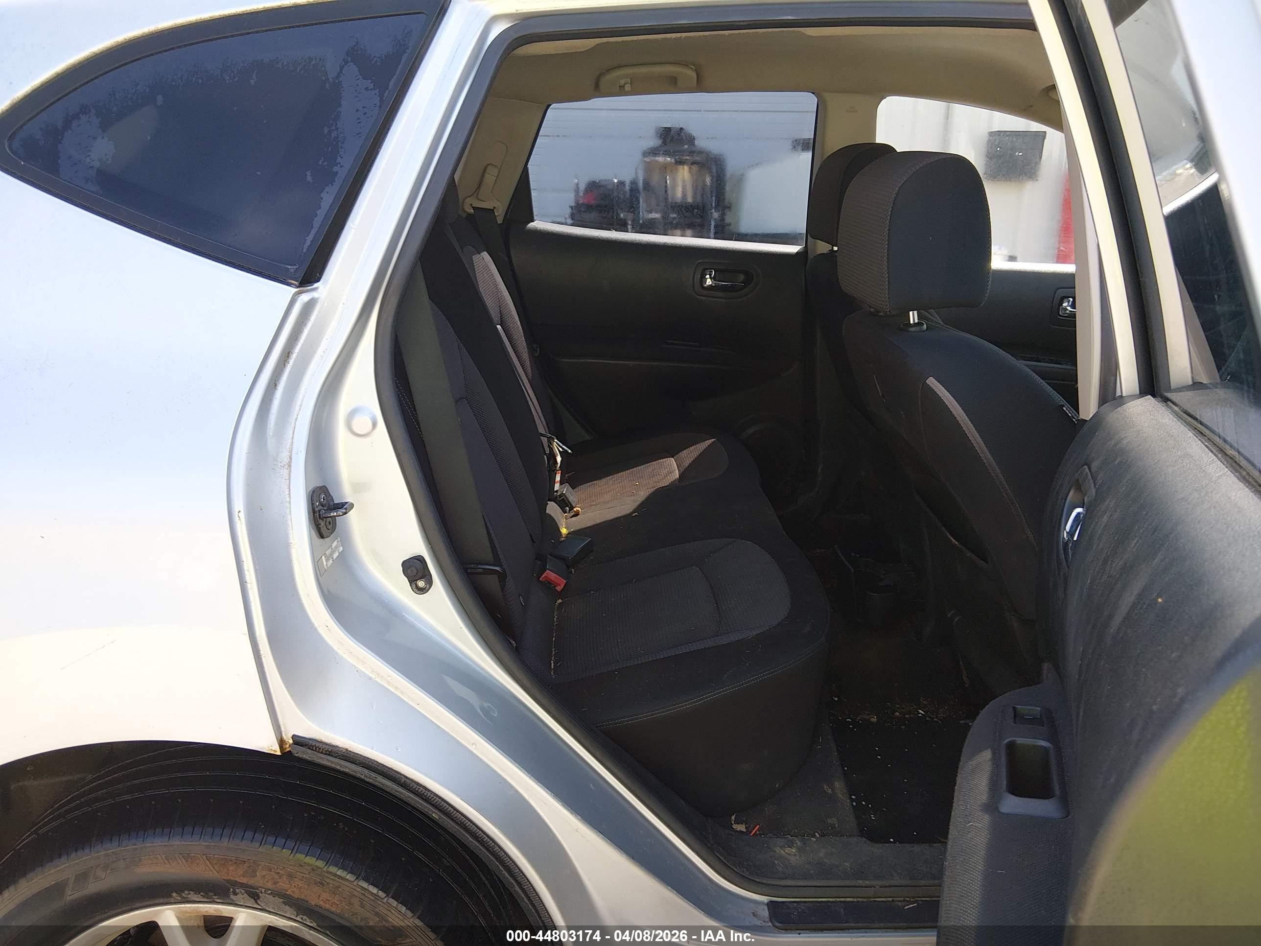 NISSAN ROGUE image 8