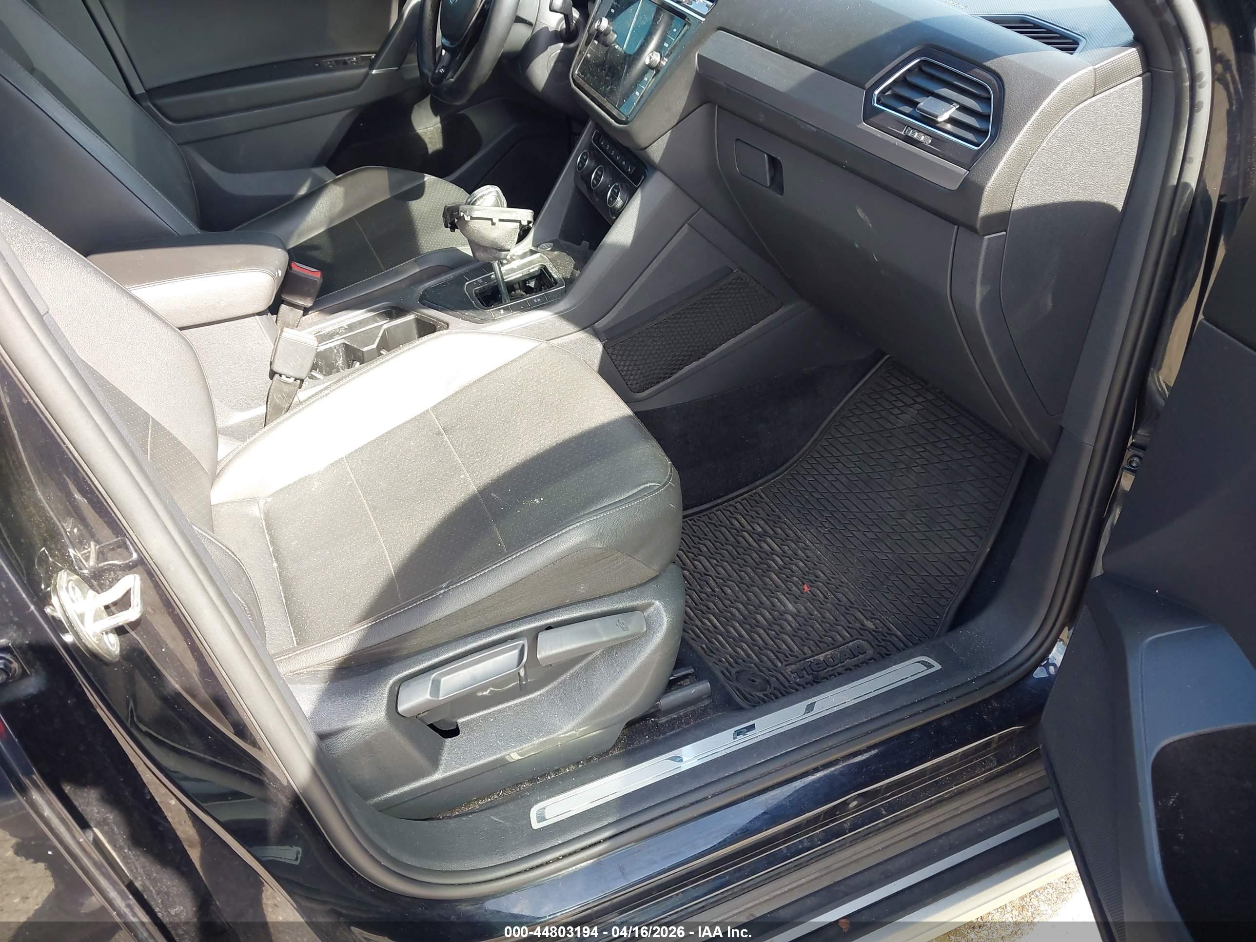 VOLKSWAGEN TIGUAN image 5