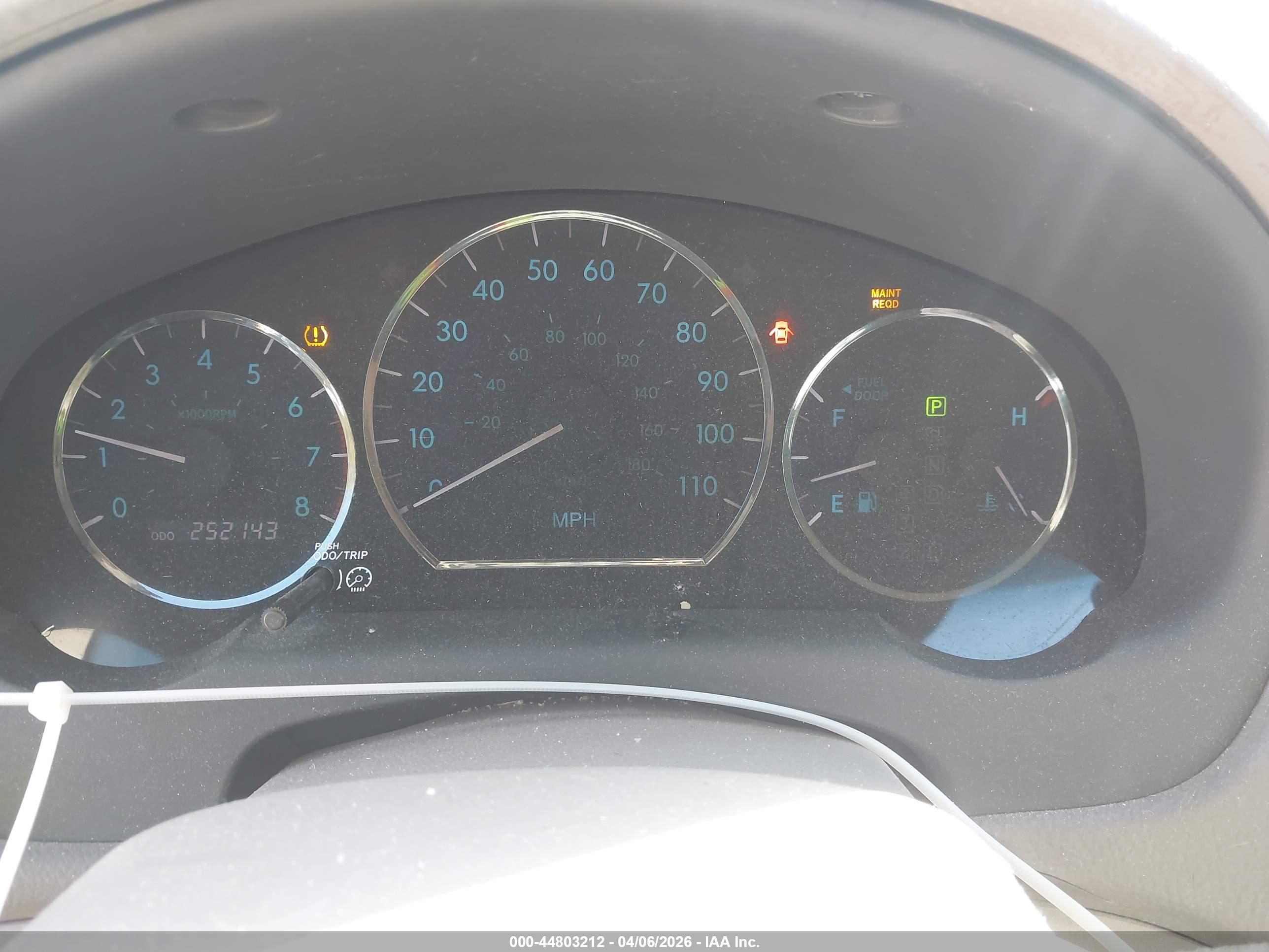 TOYOTA SIENNA image 7