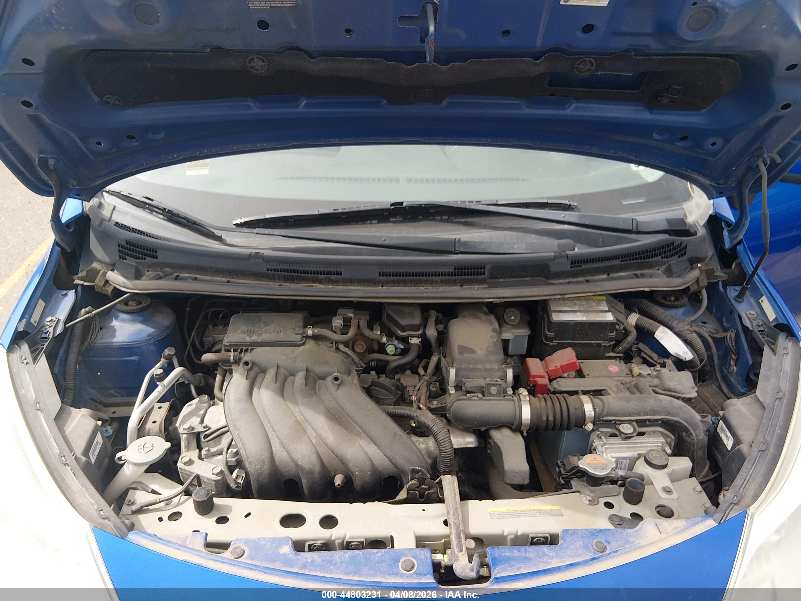 NISSAN VERSA image 10