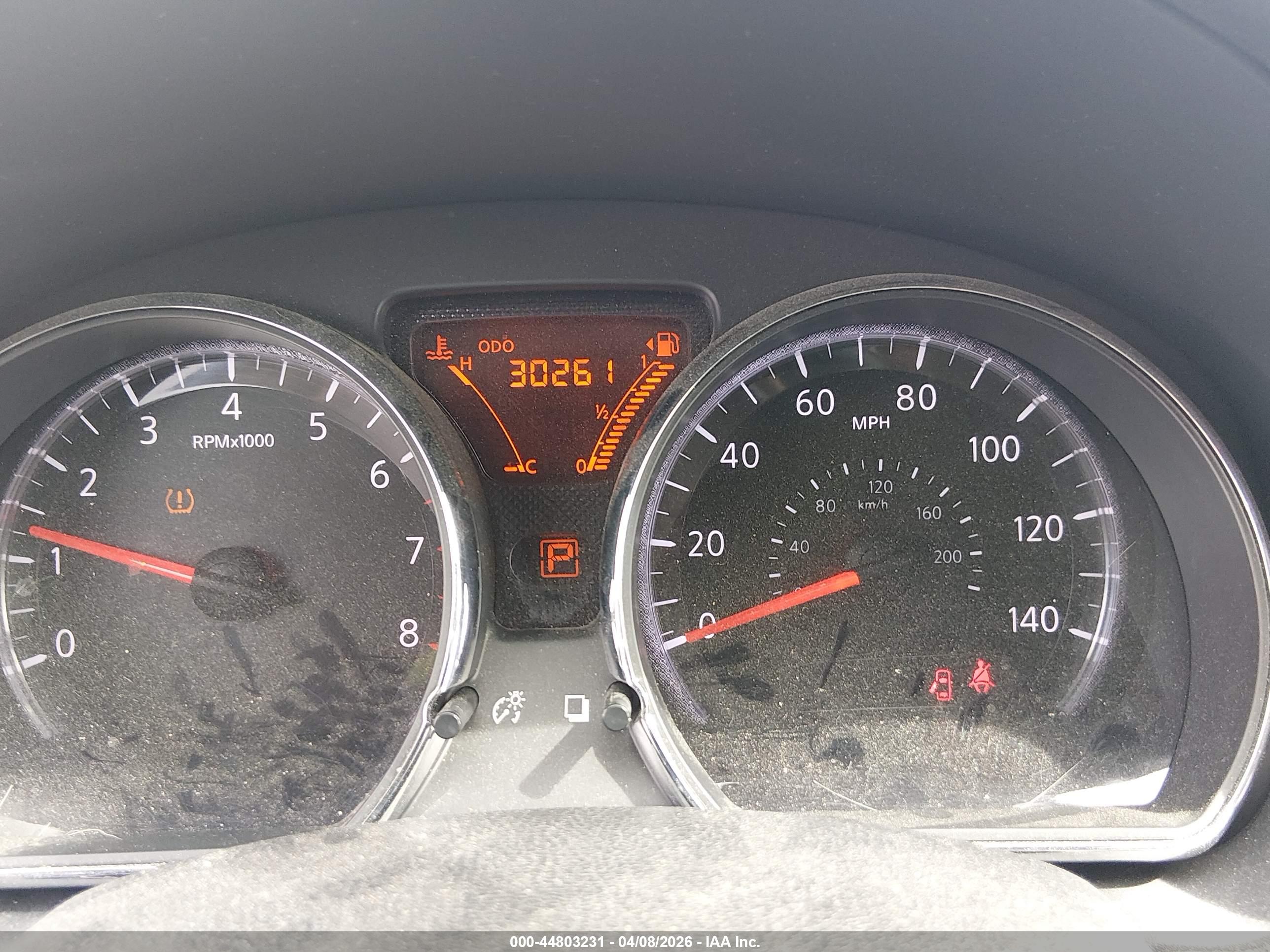 NISSAN VERSA image 7