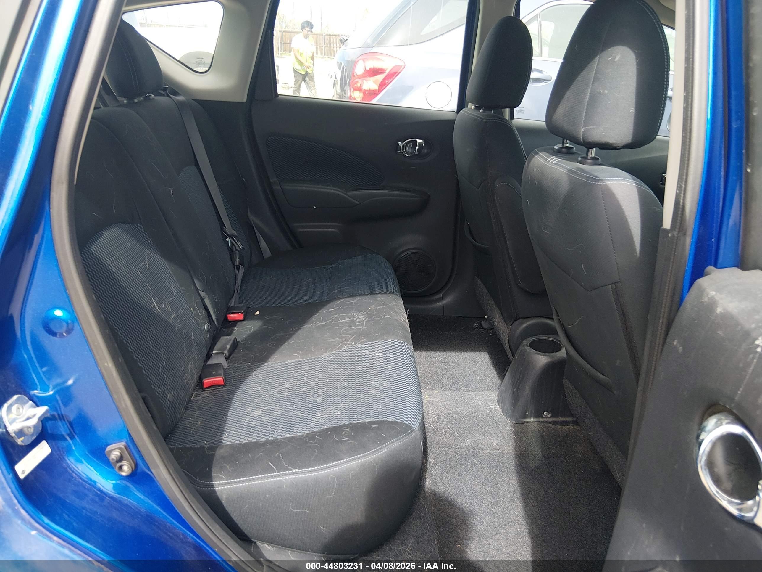 NISSAN VERSA image 8