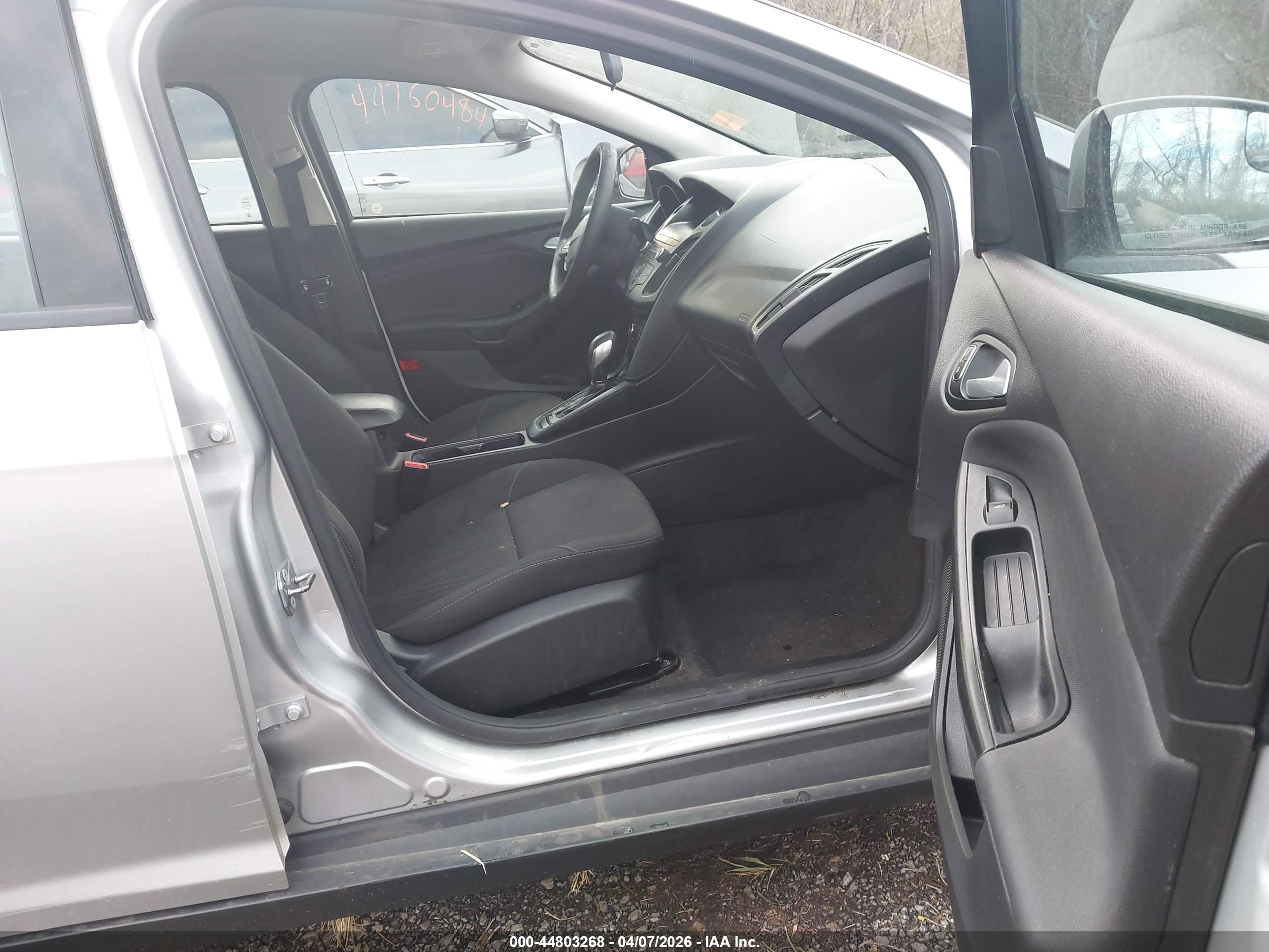 FORD FOCUS image 5
