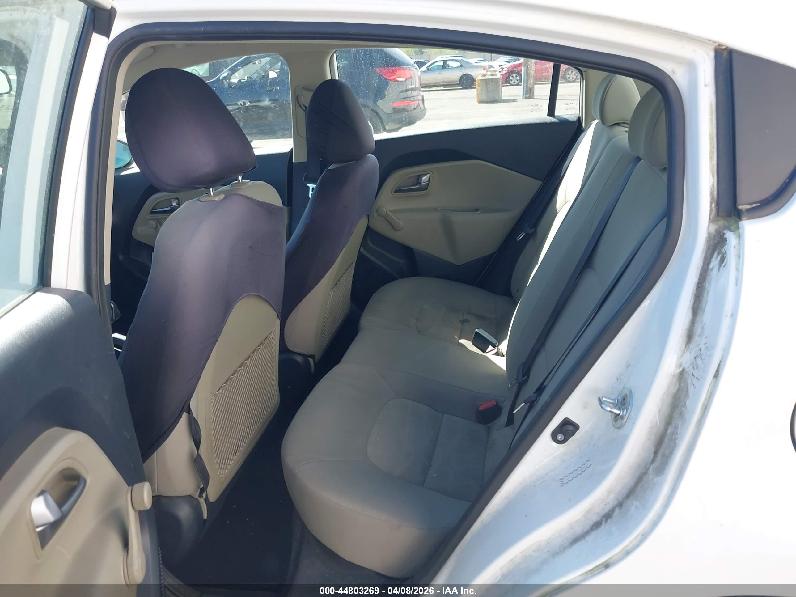 KIA RIO image 8