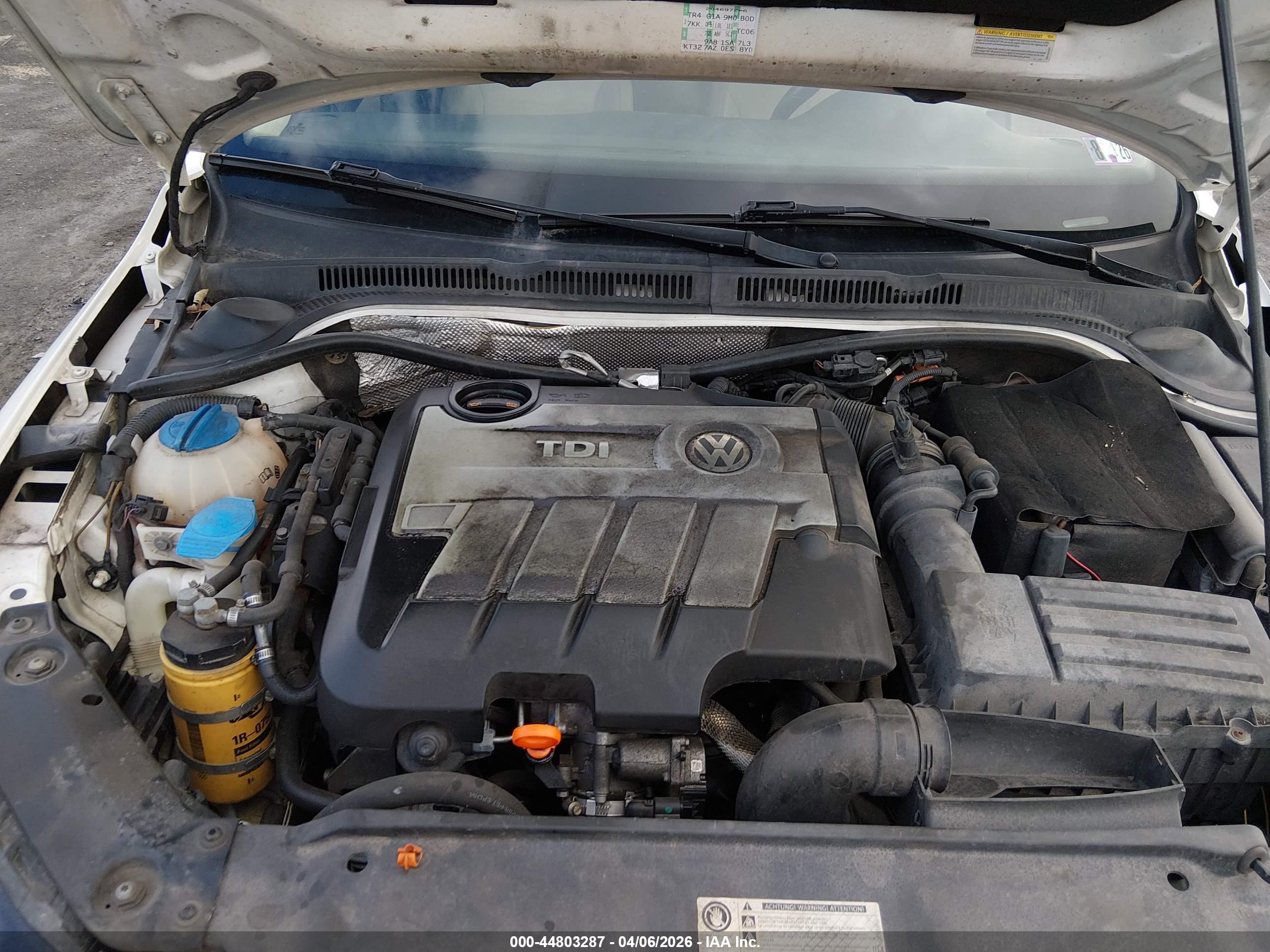 VOLKSWAGEN JETTA image 10