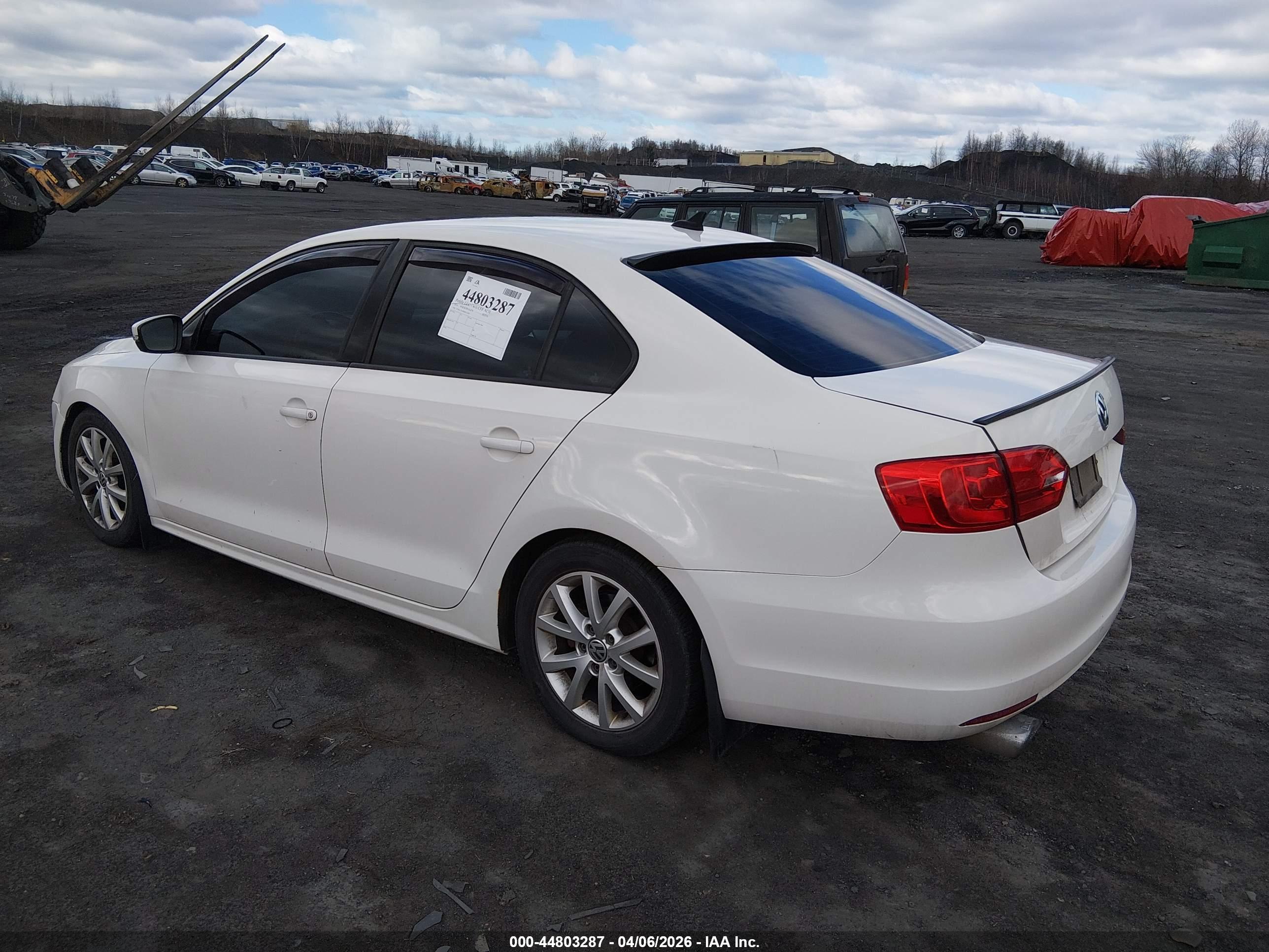VOLKSWAGEN JETTA image 3