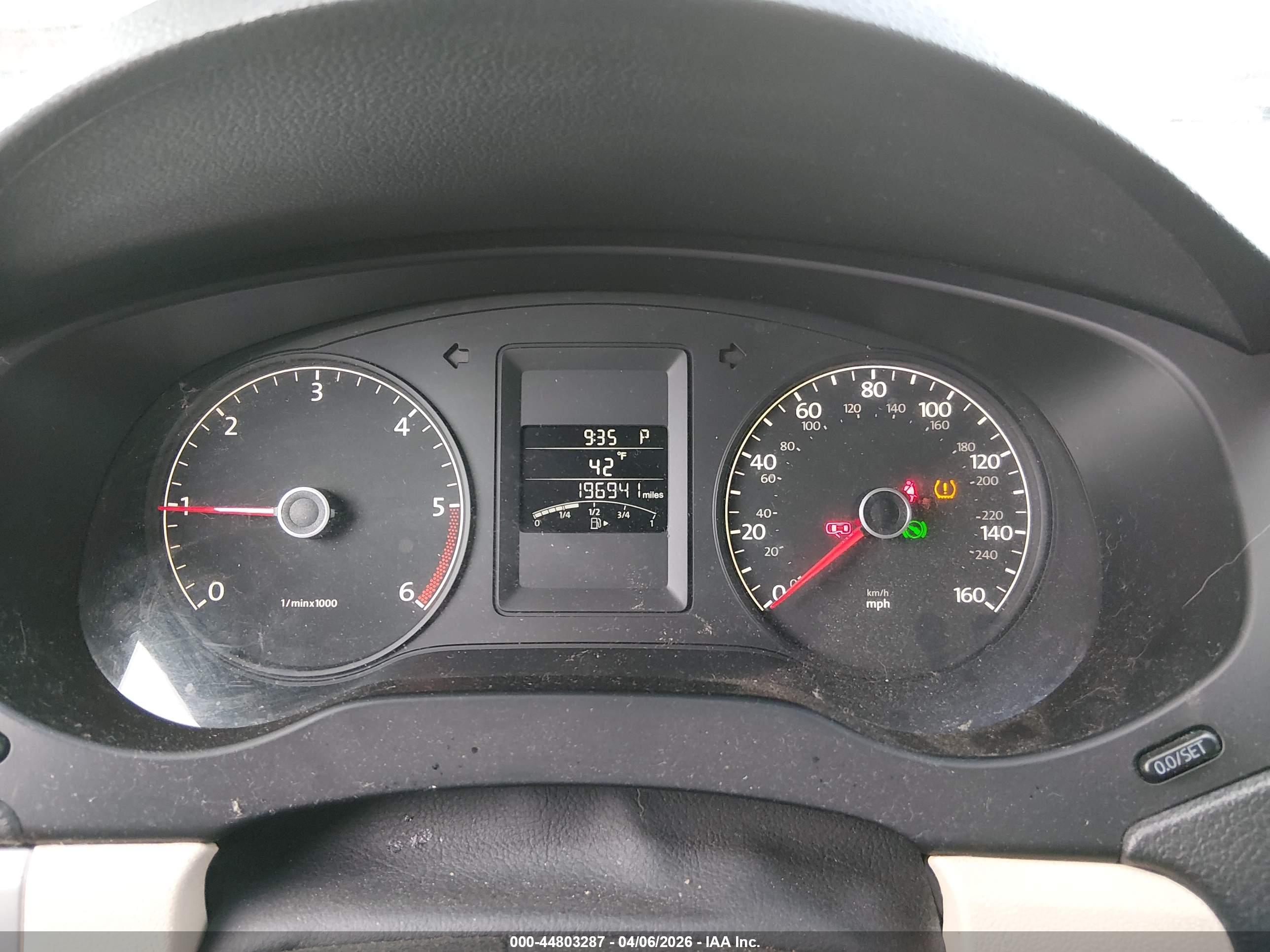 VOLKSWAGEN JETTA image 7
