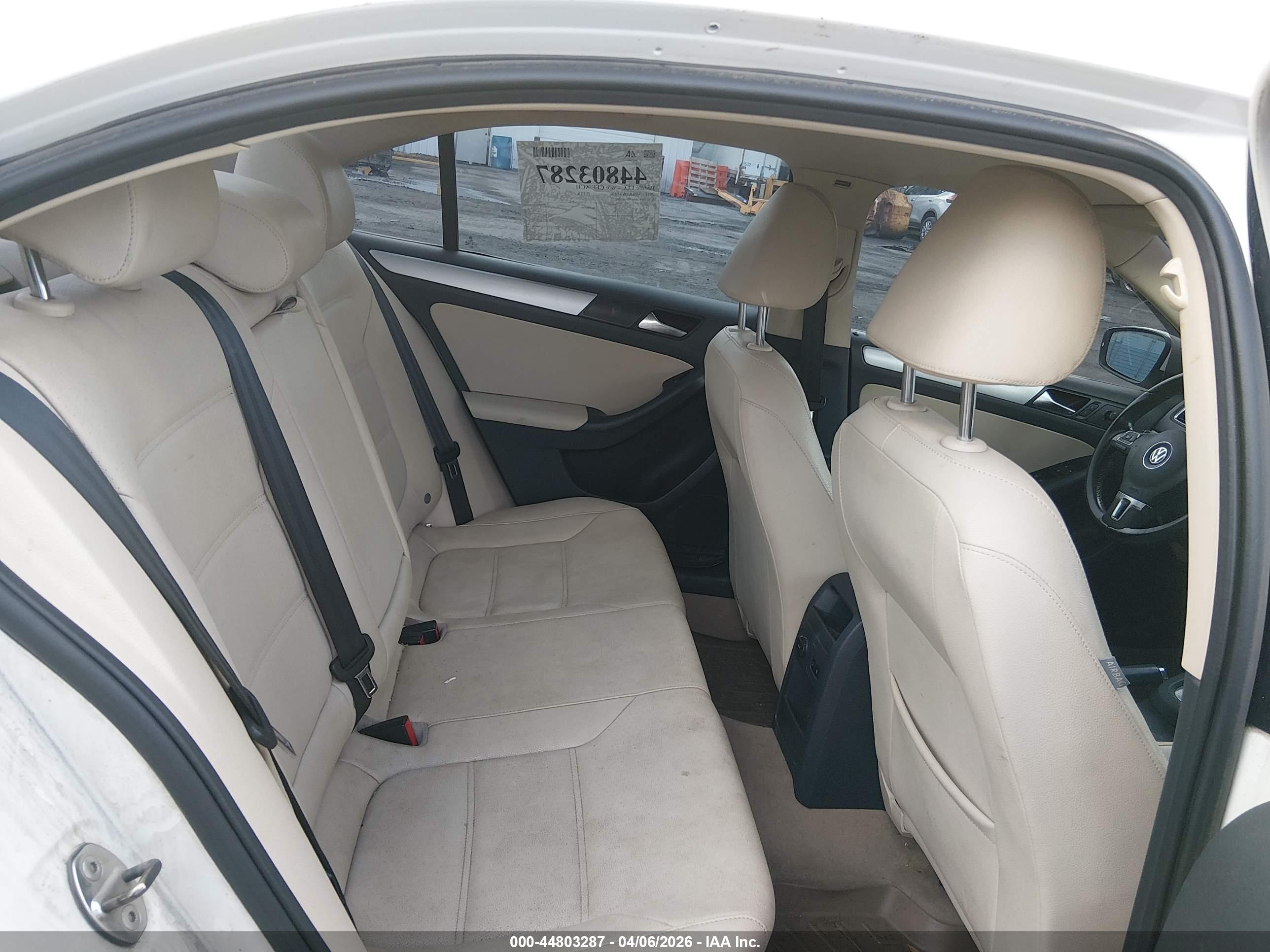 VOLKSWAGEN JETTA image 8