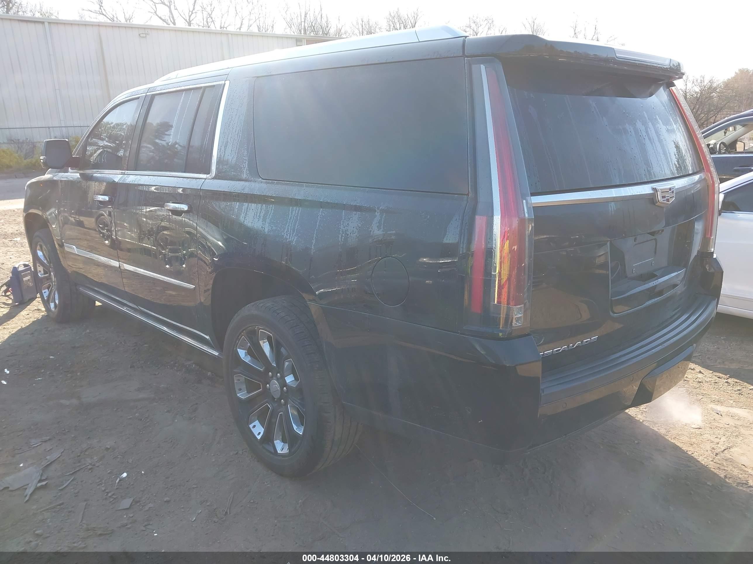 CADILLAC ESCALADE image 3