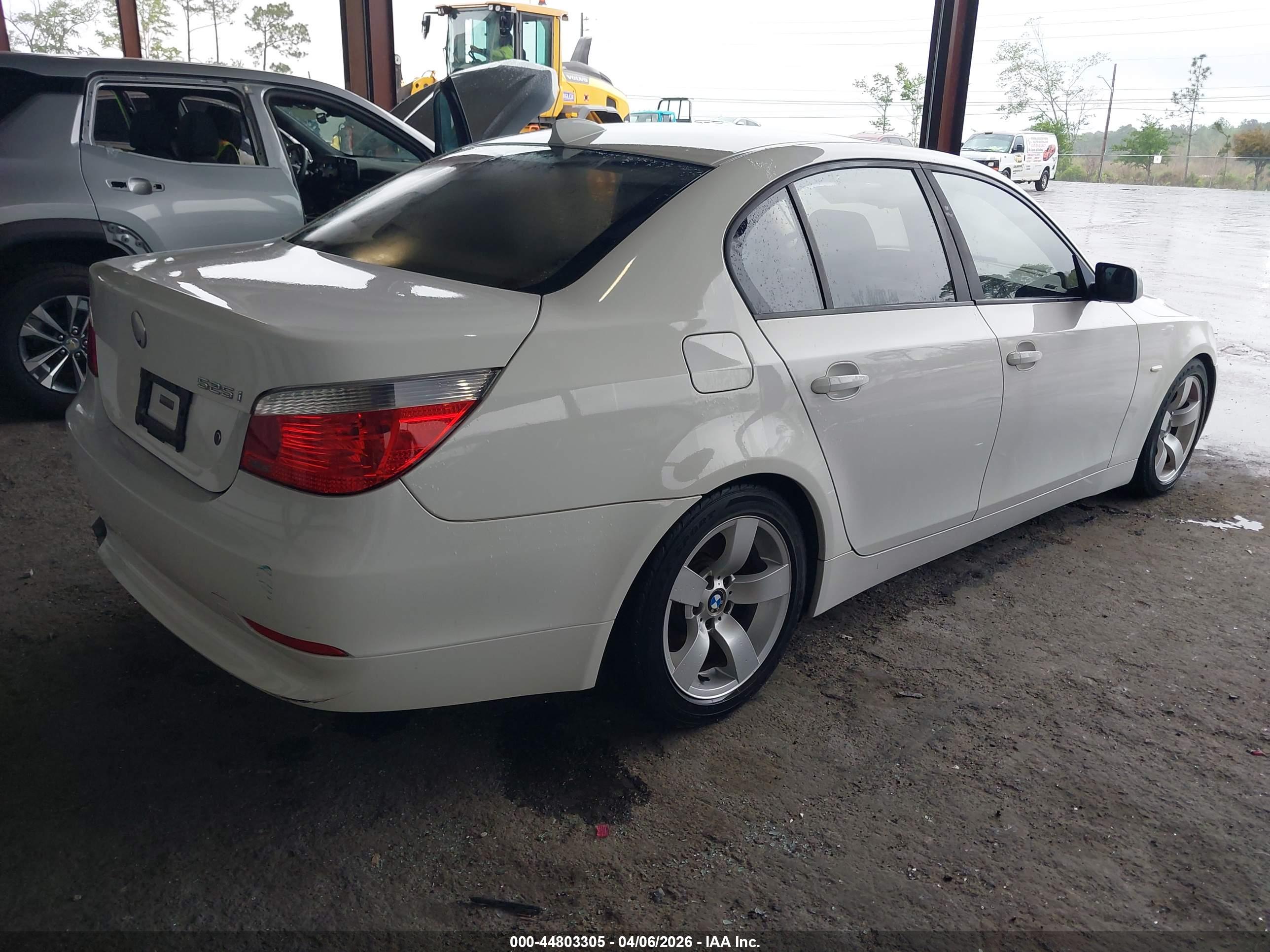 BMW 525I image 4