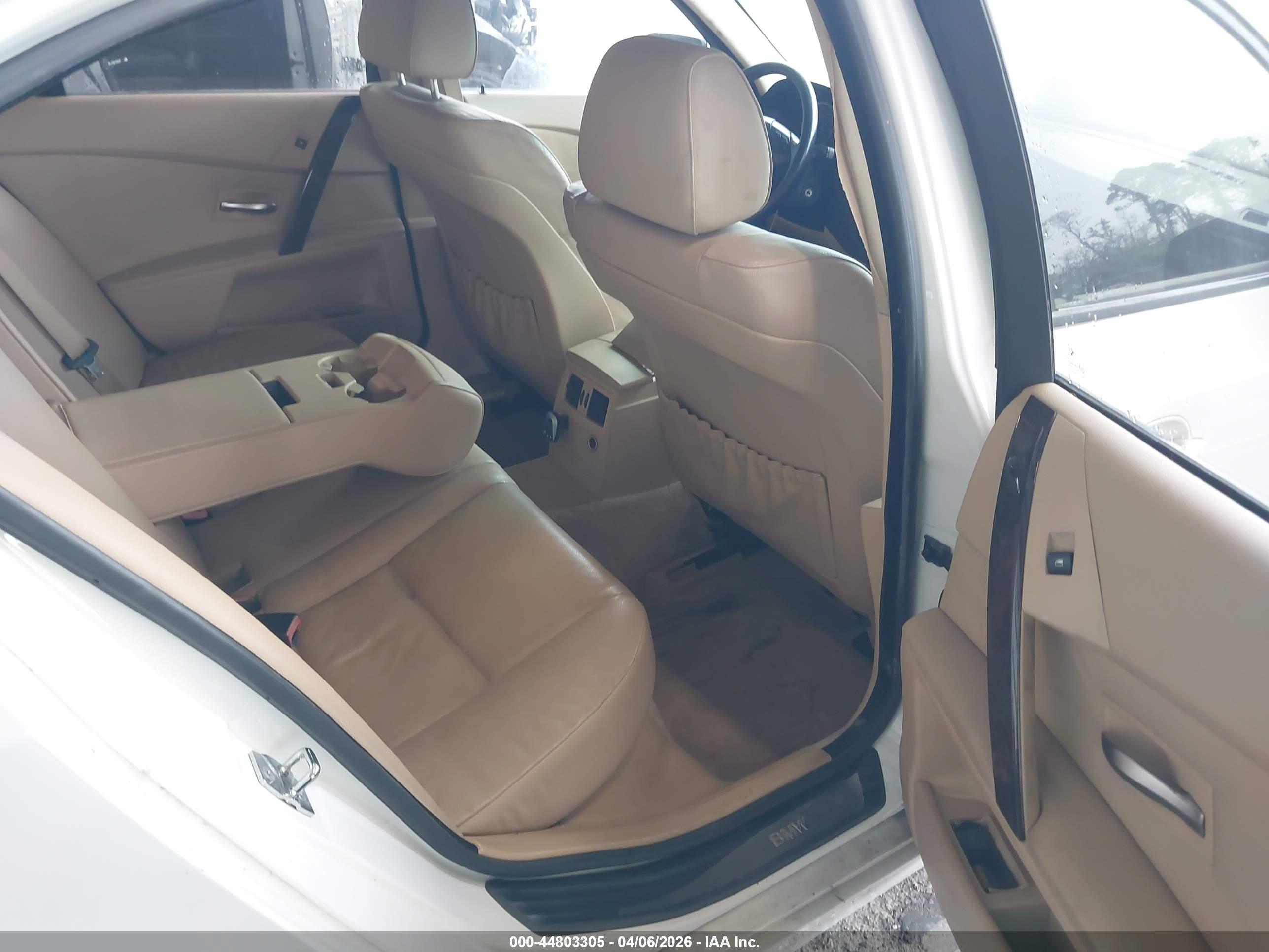 BMW 525I image 8