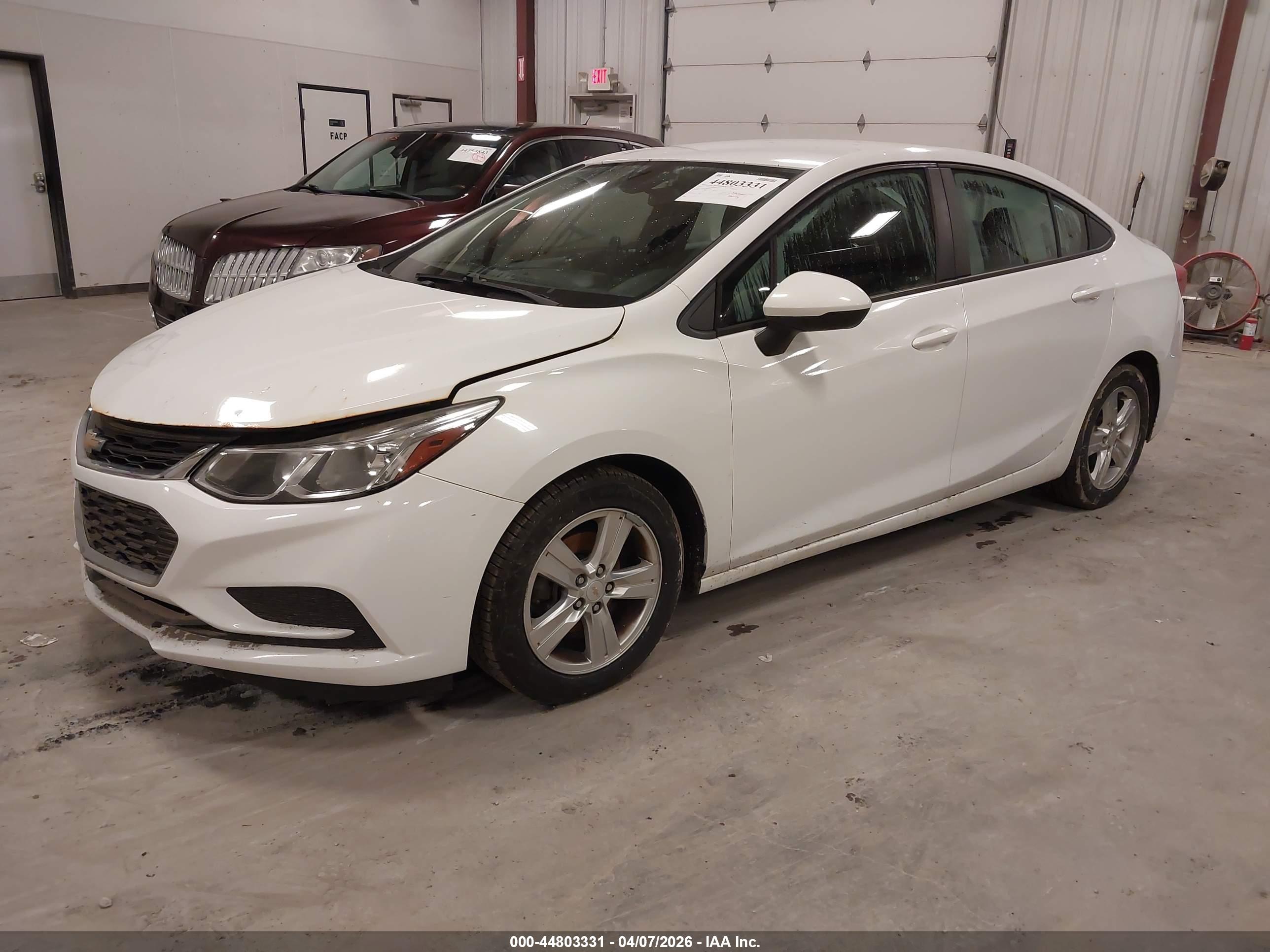 CHEVROLET CRUZE image 2