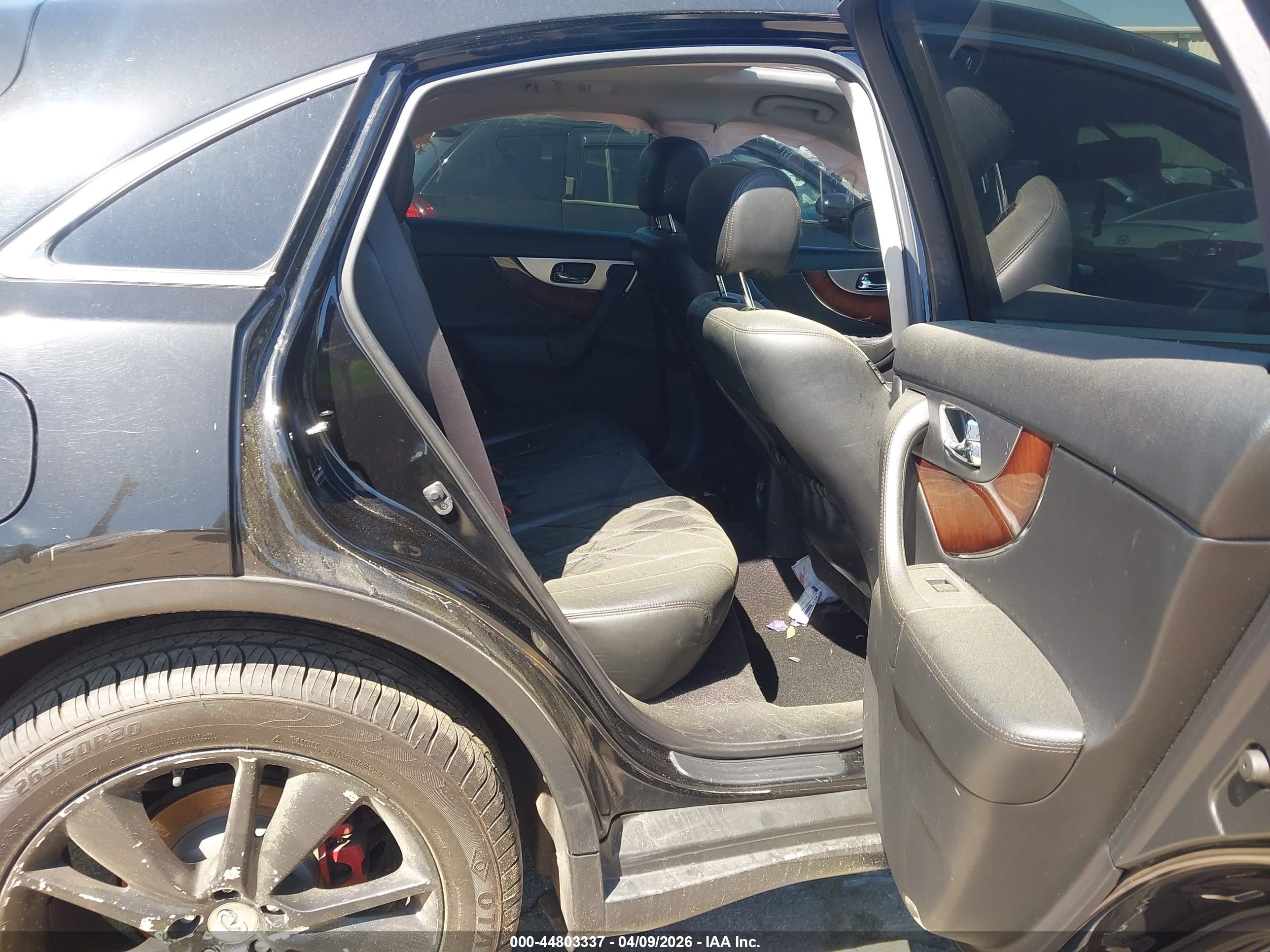 INFINITI FX35 image 8