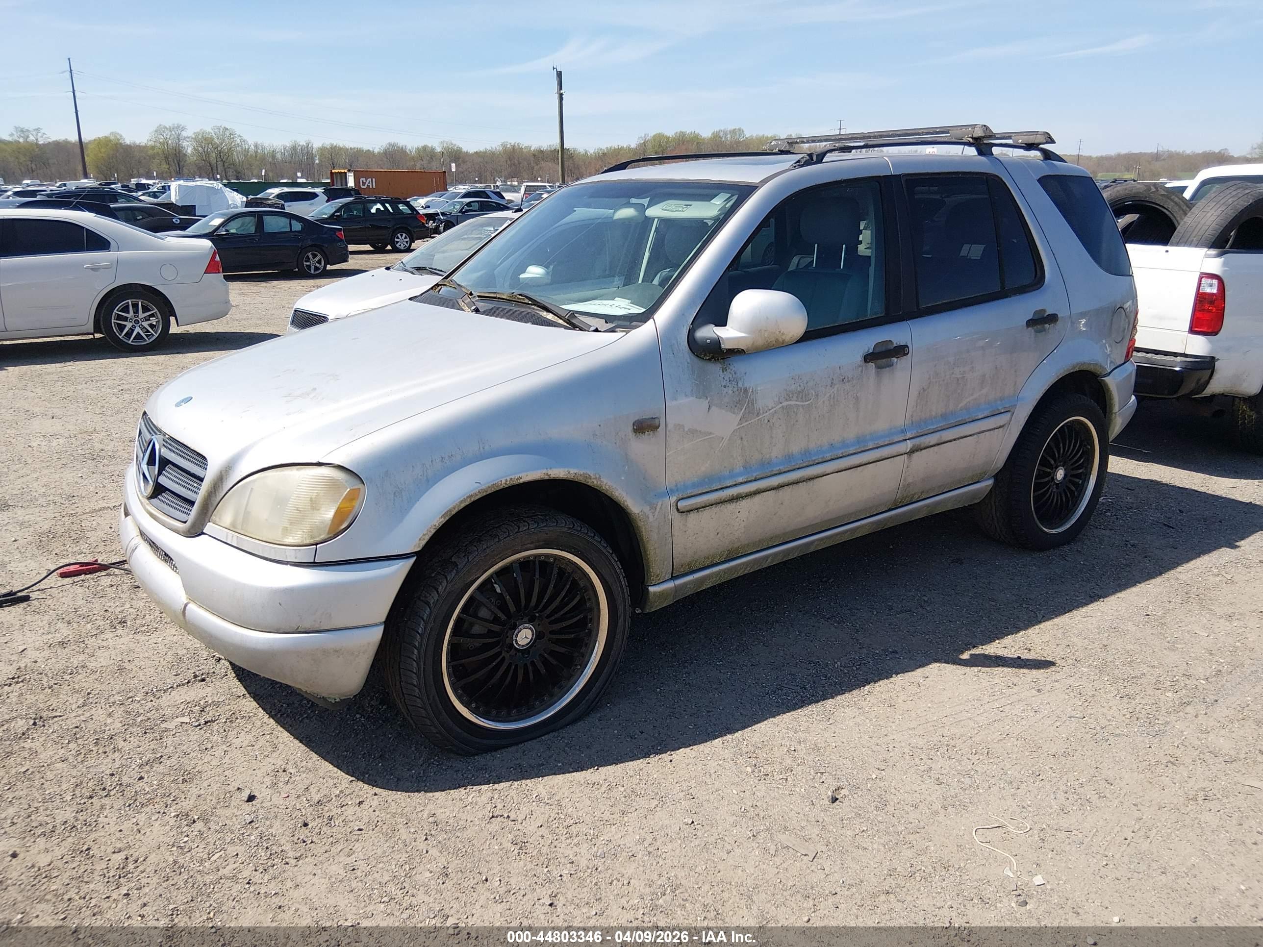 MERCEDES-BENZ ML image 2