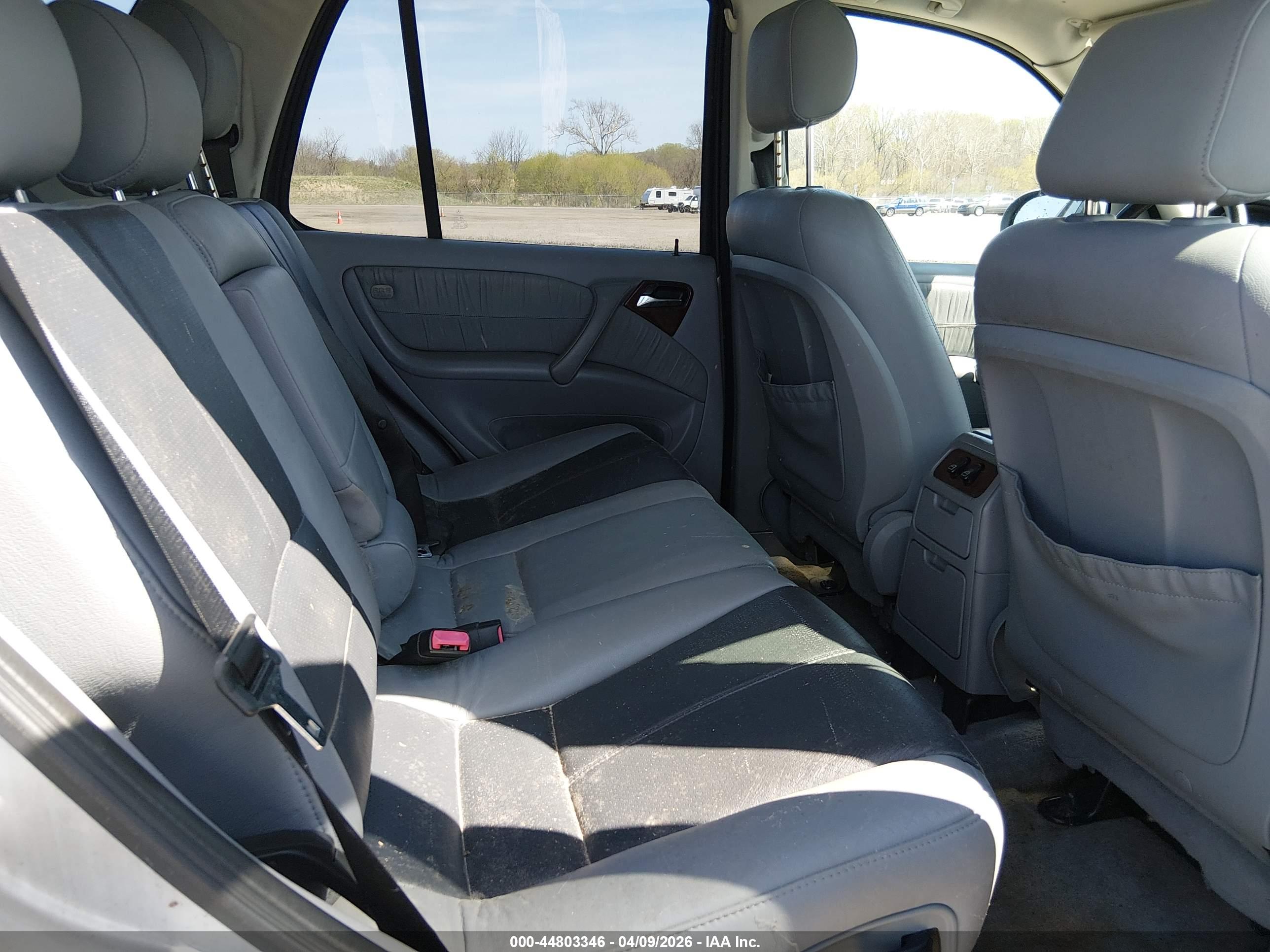 MERCEDES-BENZ ML image 8