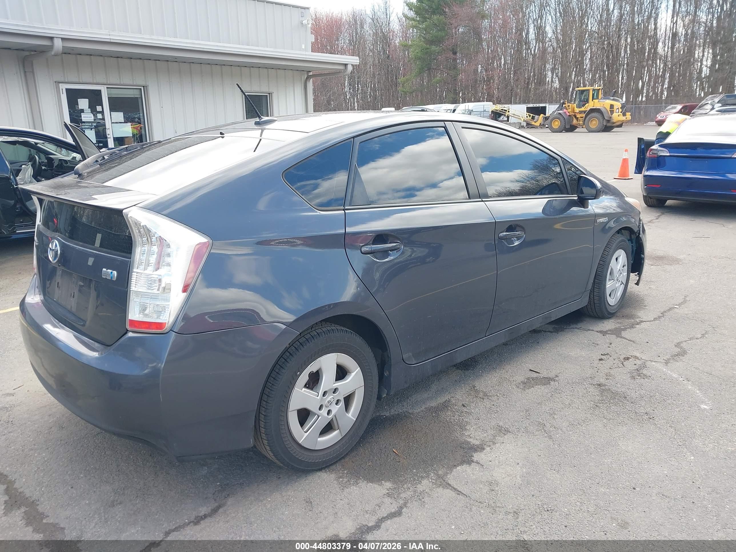 TOYOTA PRIUS image 4