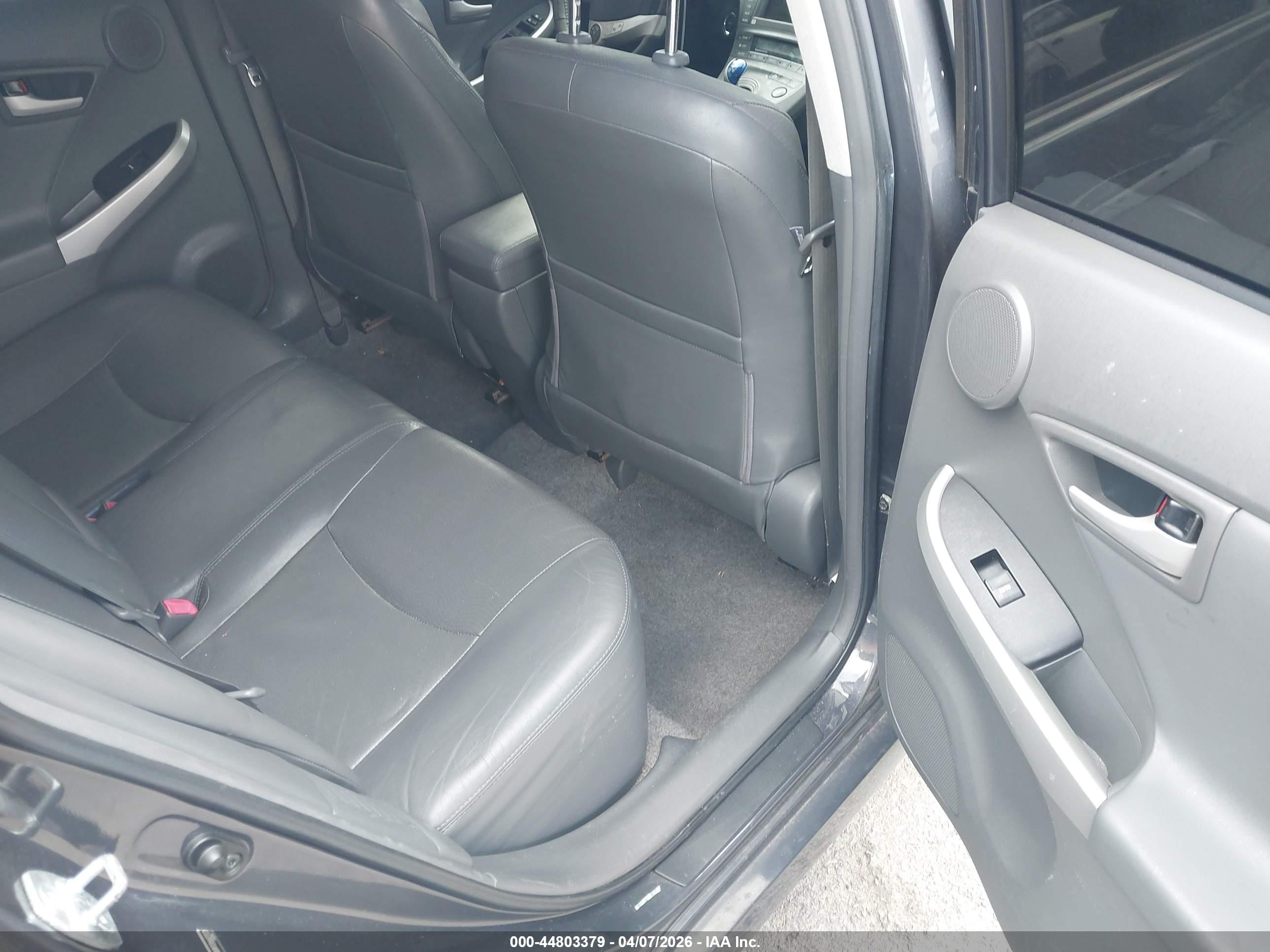 TOYOTA PRIUS image 8